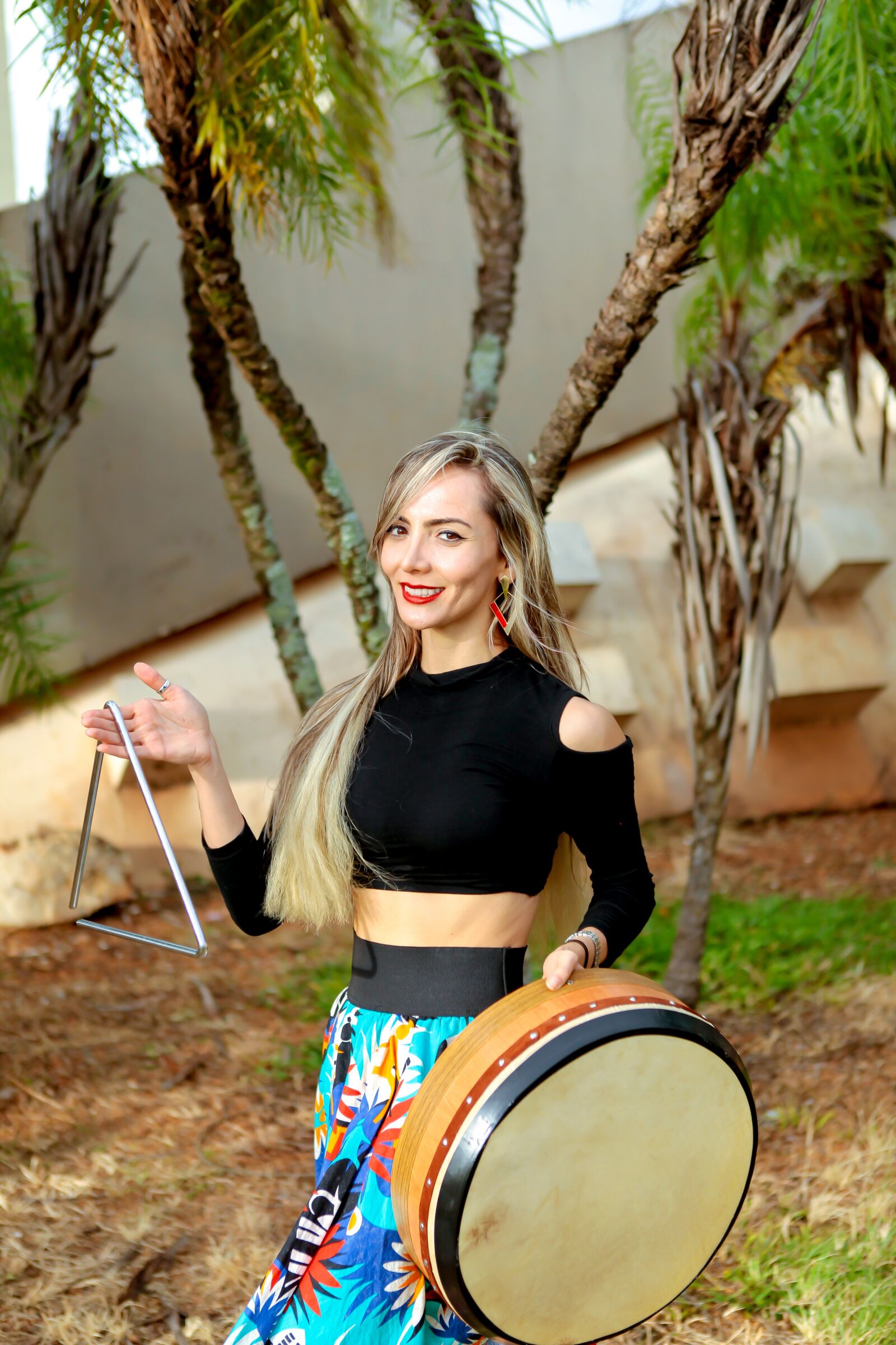 Canon EOS 5D Mark II sample photo. Brazilianwoman, percussion, bodhrán photography
