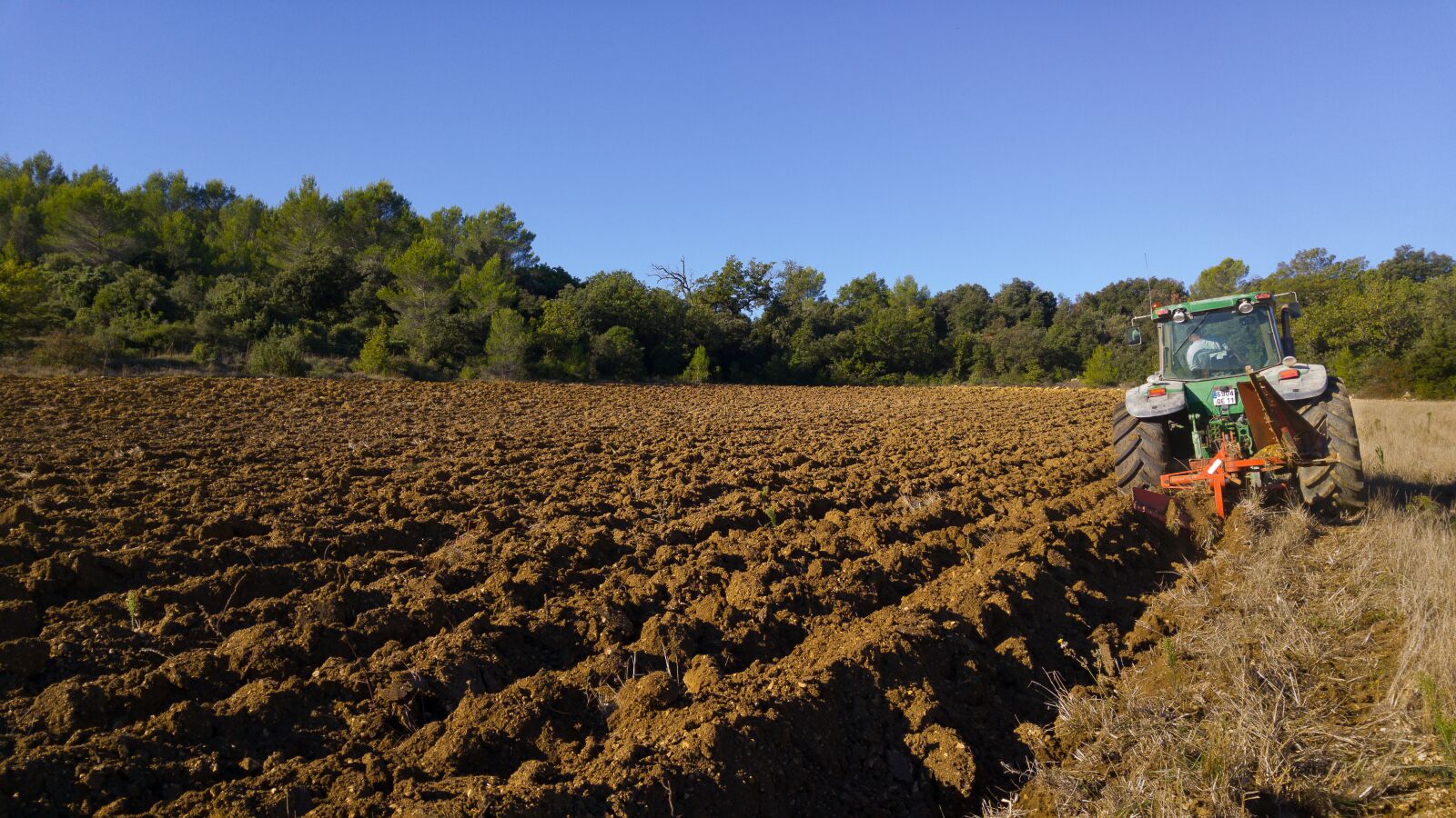 LG G4 sample photo. Tractor, labour, agricultural machine photography