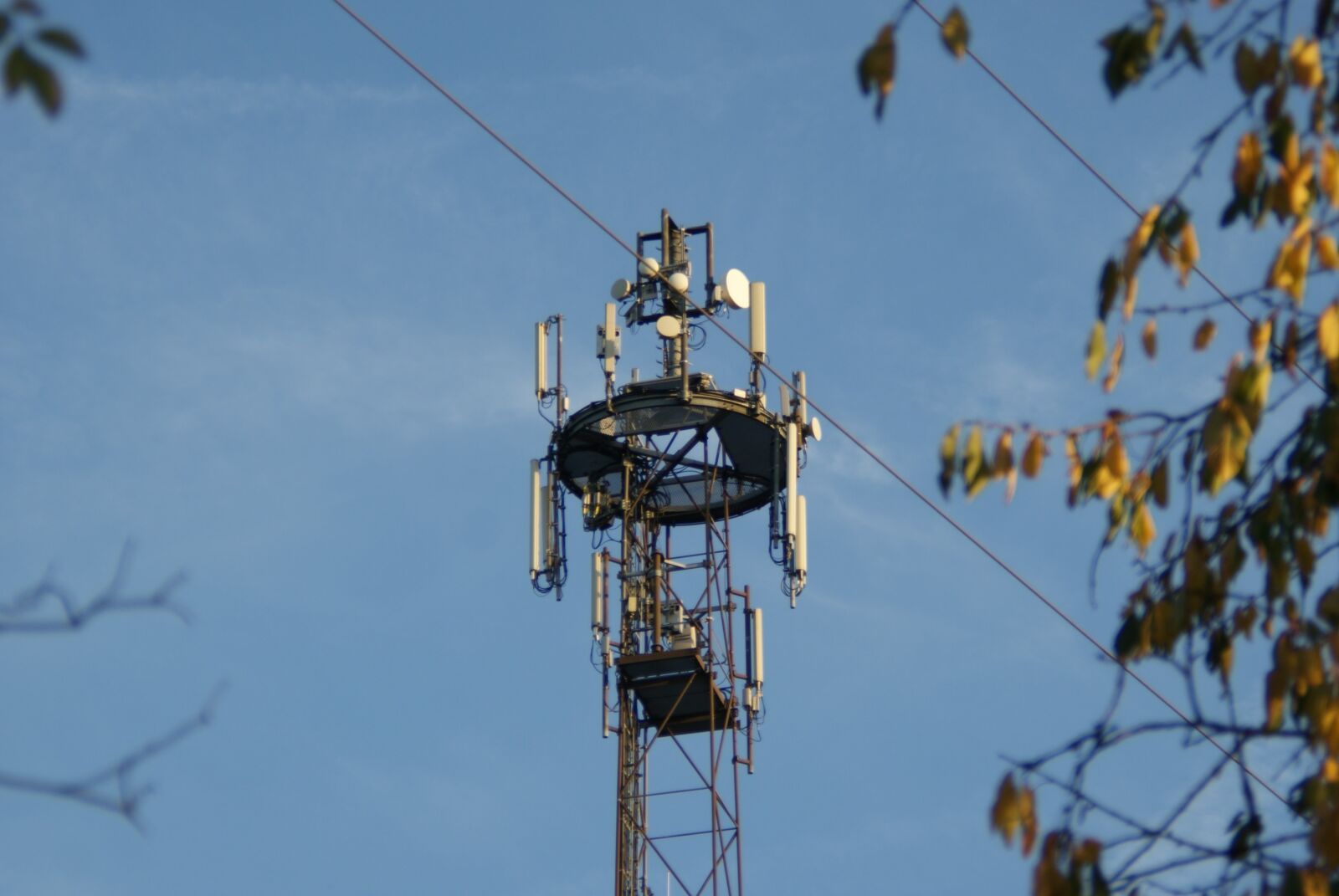 Sony Alpha DSLR-A200 sample photo. Mobile, radio mast, transmission photography