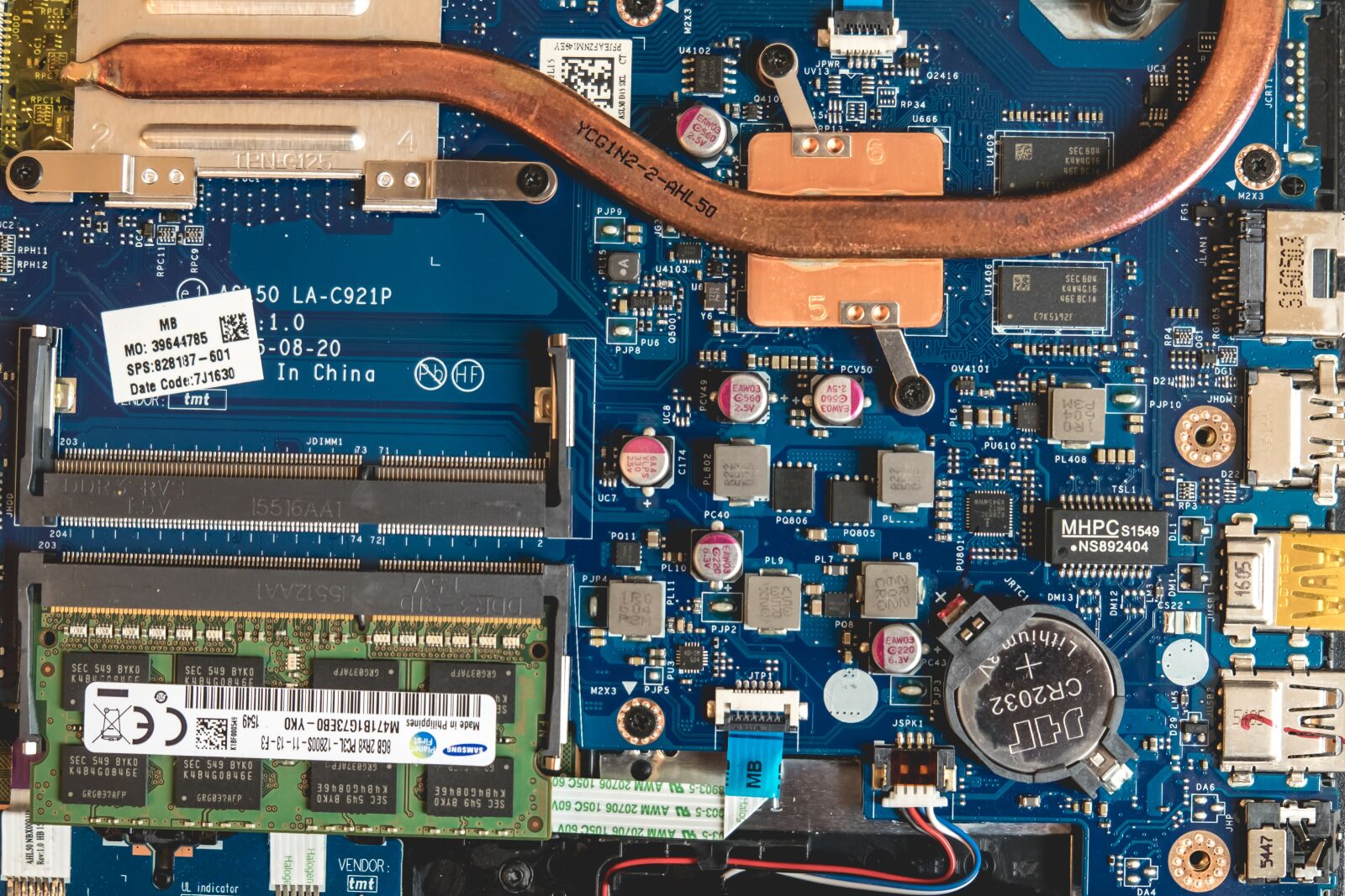 Fujifilm X-T10 sample photo. Computer, motherboard, page photography