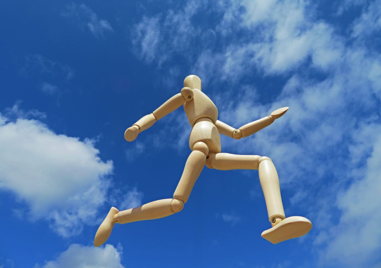 Canon PowerShot SX720 HS sample photo. Running, freedom, sky photography