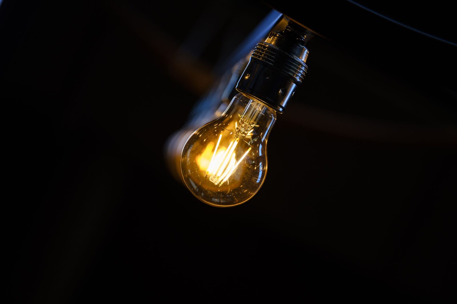 Fujifilm X-T2 + Fujifilm XF 80mm F2.8 R LM OIS WR Macro sample photo. Lamp, light, lighting photography