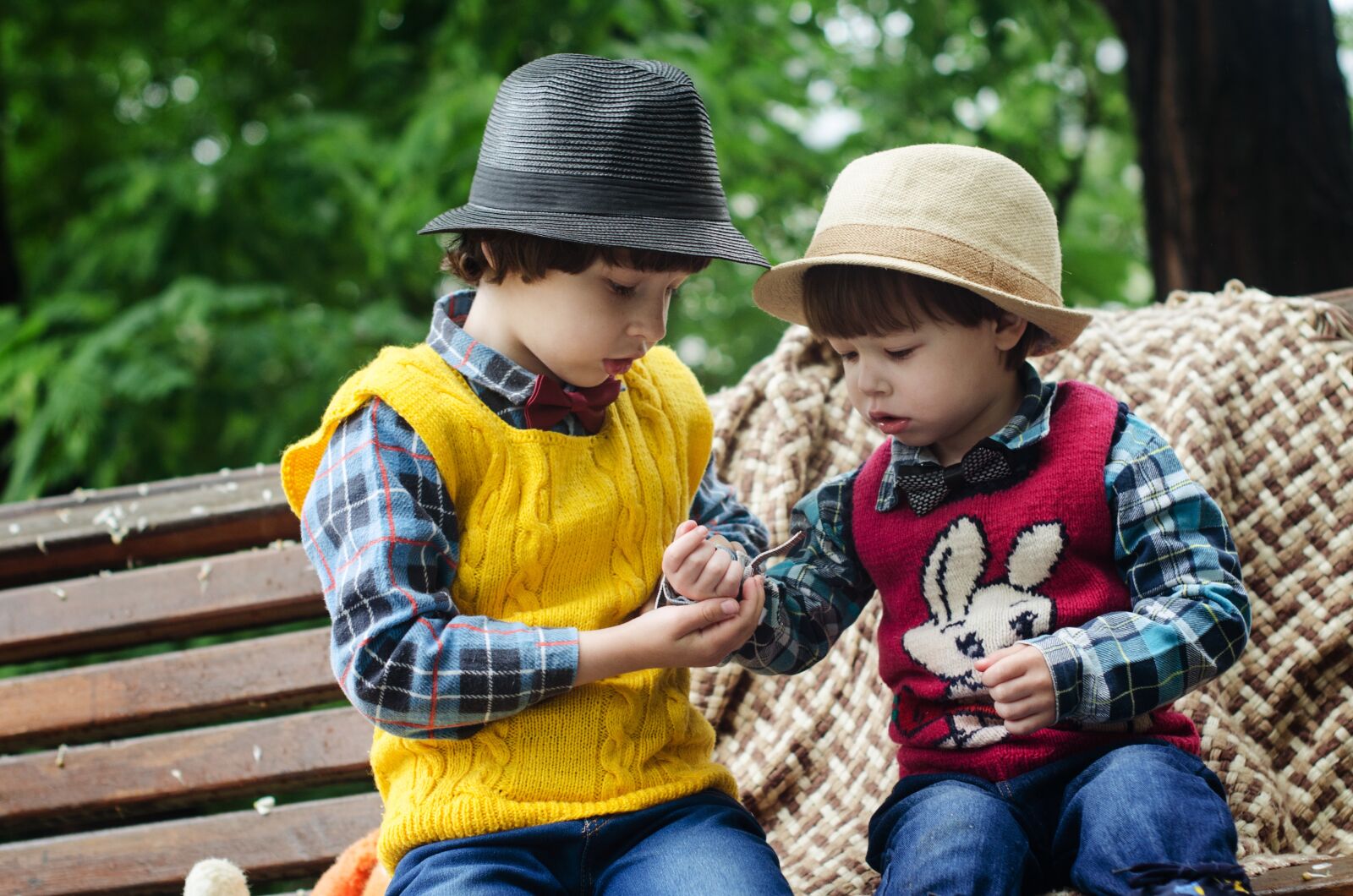 Nikon D5100 sample photo. Kids, park, bench photography