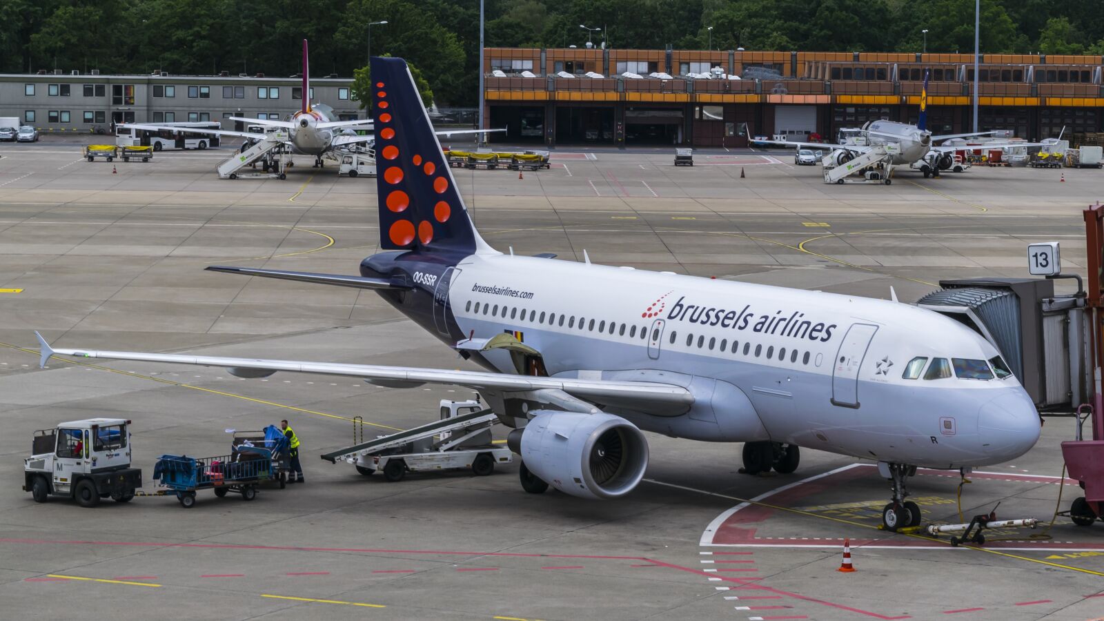 Nikon D3300 sample photo. Airbus, tegel, aircraft photography