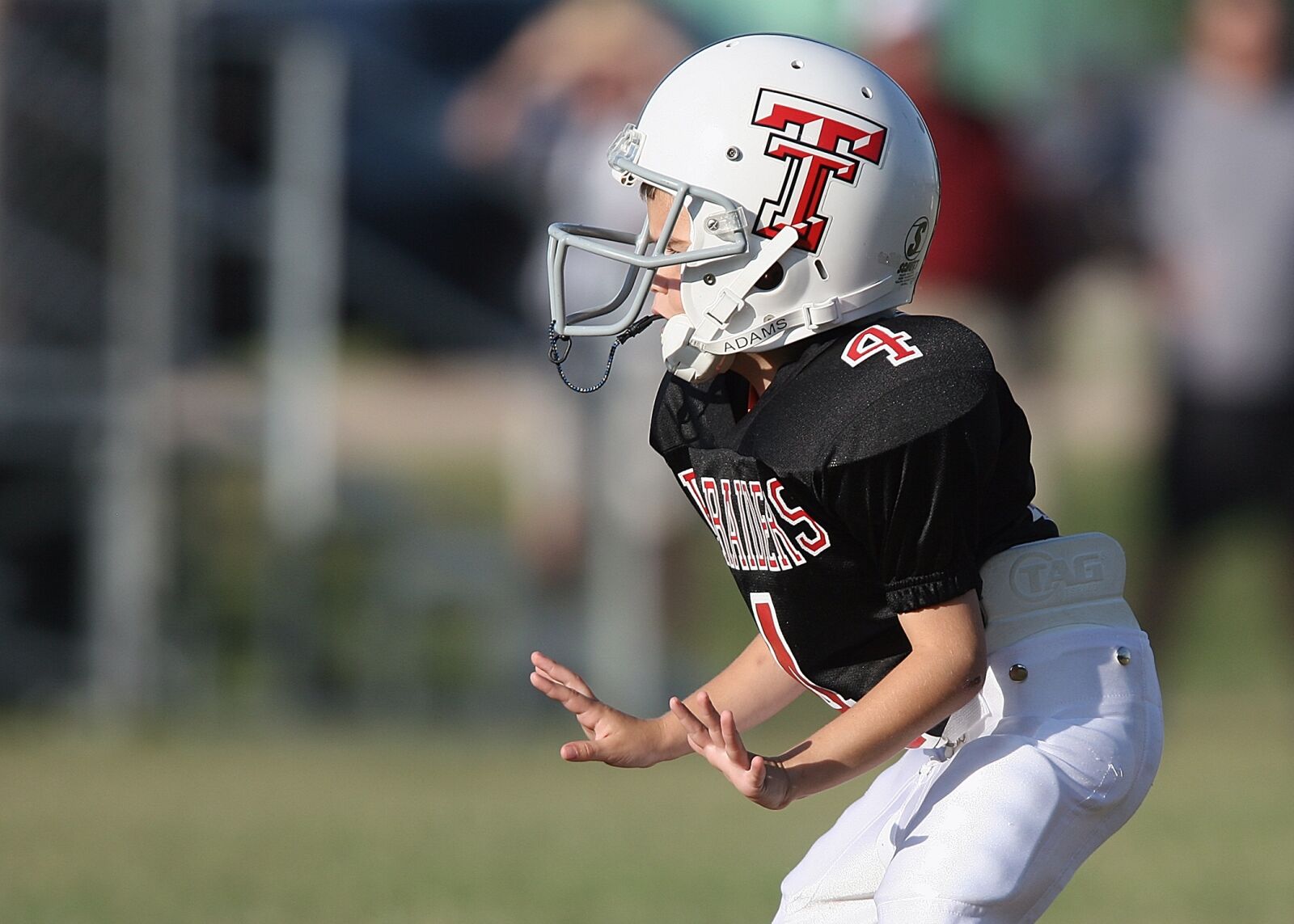 Canon EOS 20D sample photo. Football, player, youth league photography