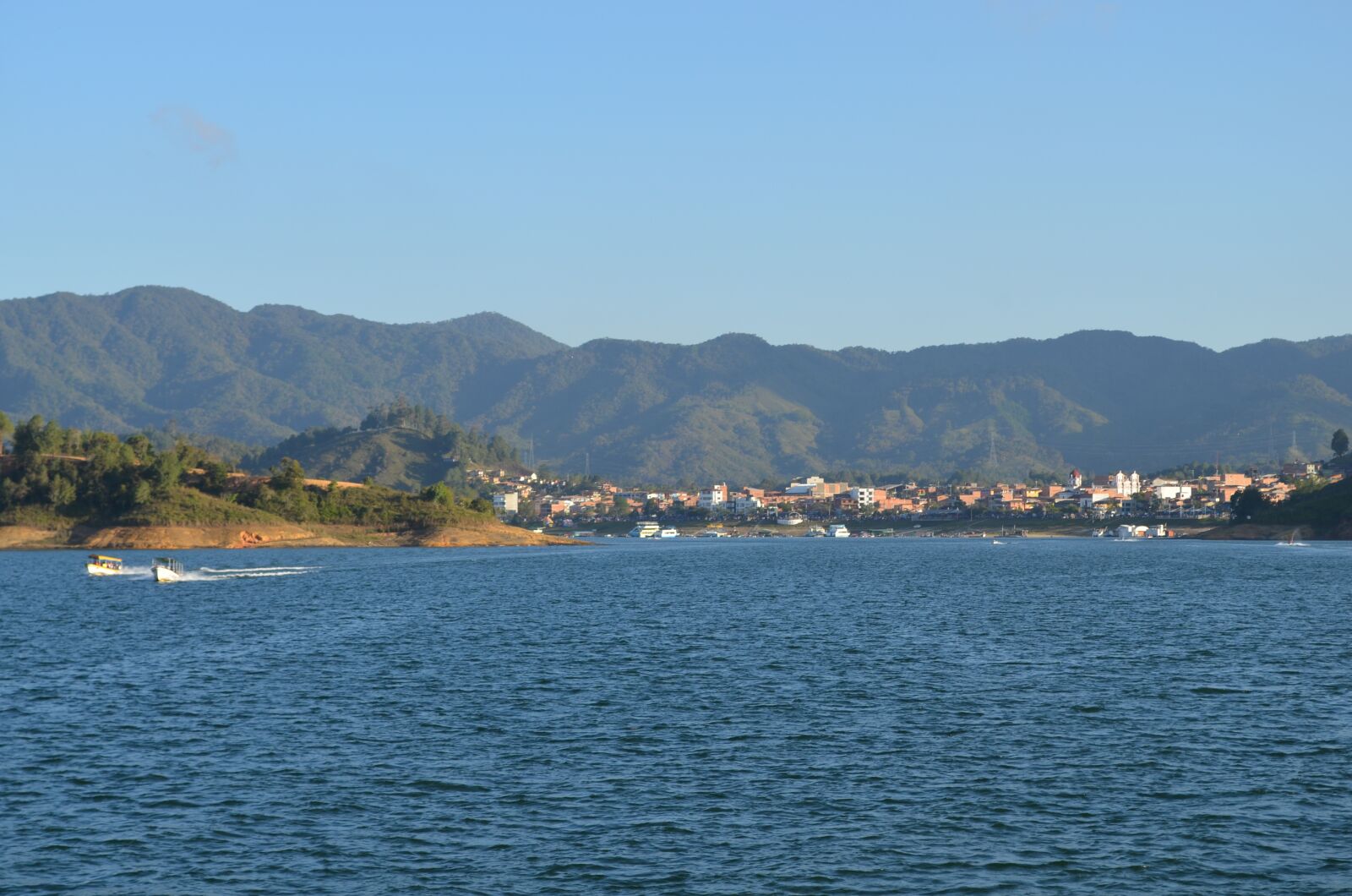 Nikon D5100 sample photo. Colombia, guatape, nature photography