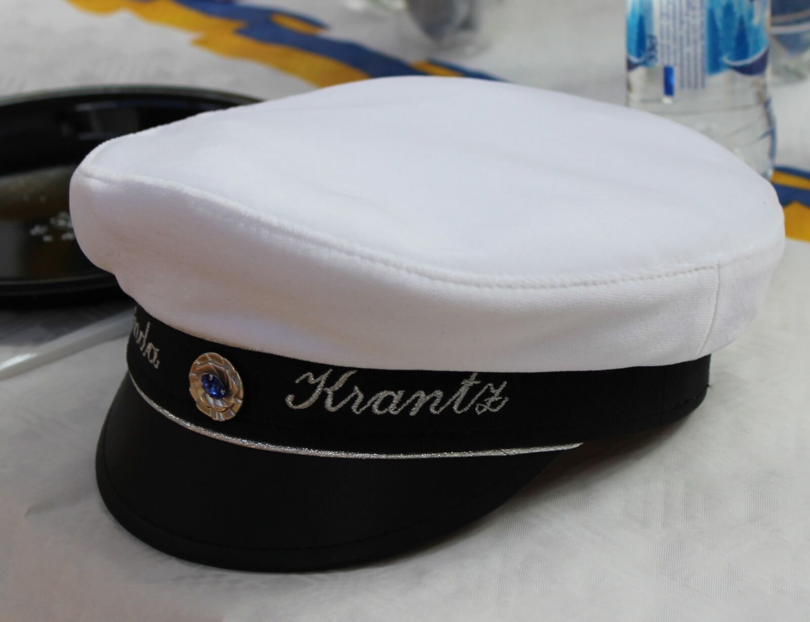 Canon EOS 600D (Rebel EOS T3i / EOS Kiss X5) sample photo. Student, student cap, celebrate photography