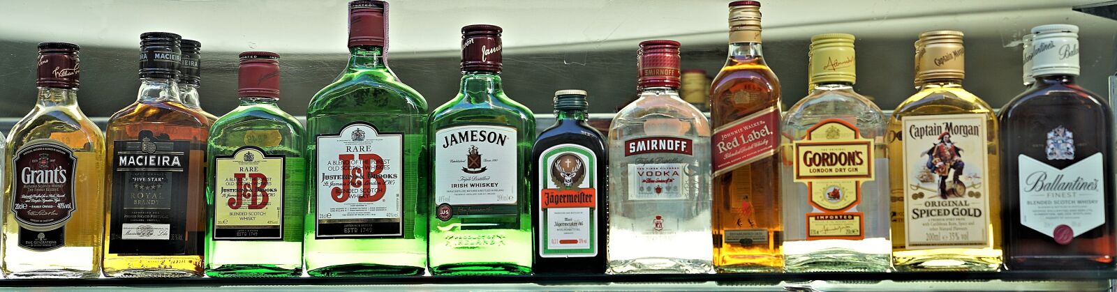 Sony a7R II + Sony FE 24-70mm F2.8 GM sample photo. Alcoholic, drinks, spirits photography