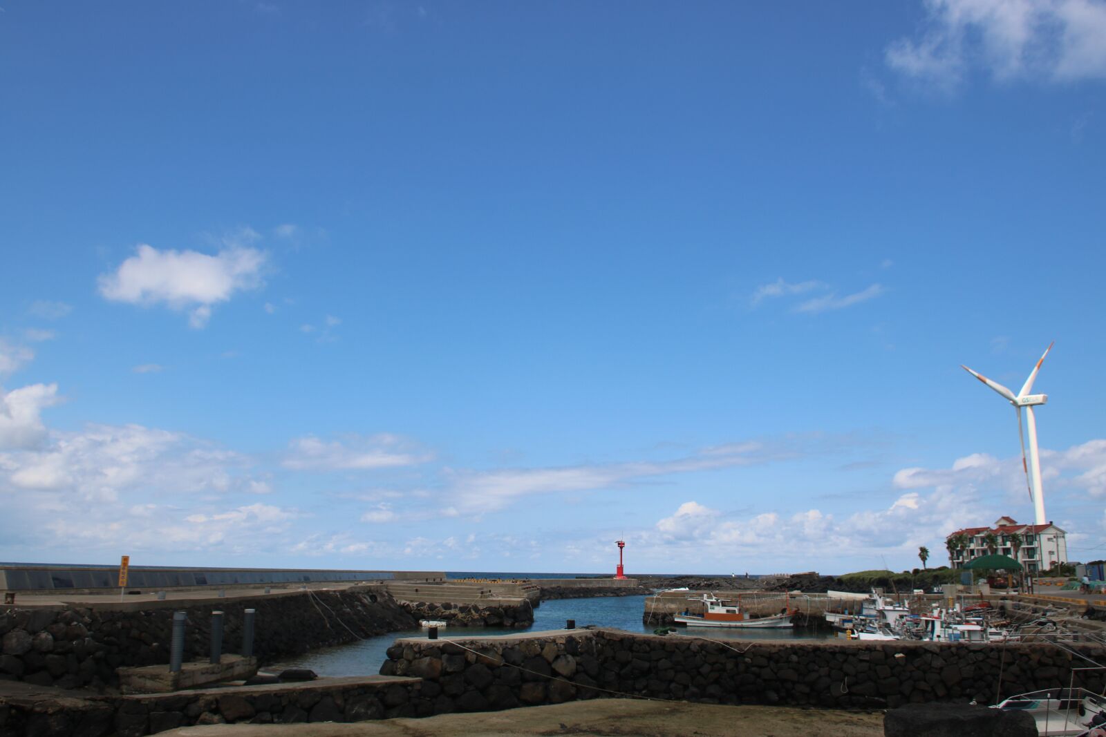 Canon EOS 750D (EOS Rebel T6i / EOS Kiss X8i) sample photo. Jeju island, sea, wind photography