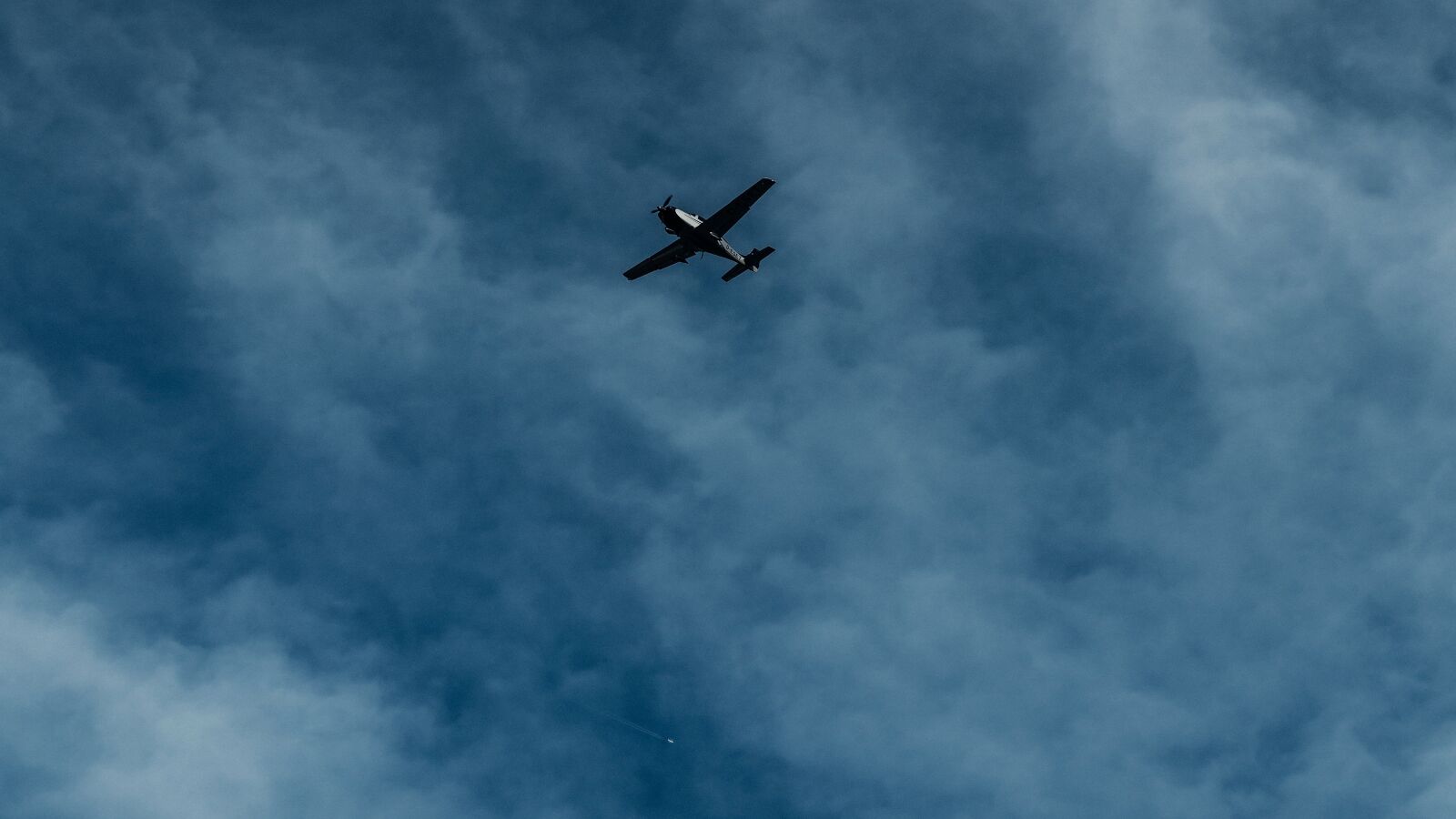 Canon PowerShot G7 X sample photo. Clouds, sky, airplane photography