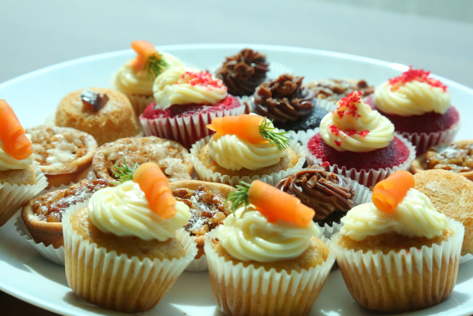 Canon EOS 5D Mark III sample photo. Salmon baked, baked pastry photography