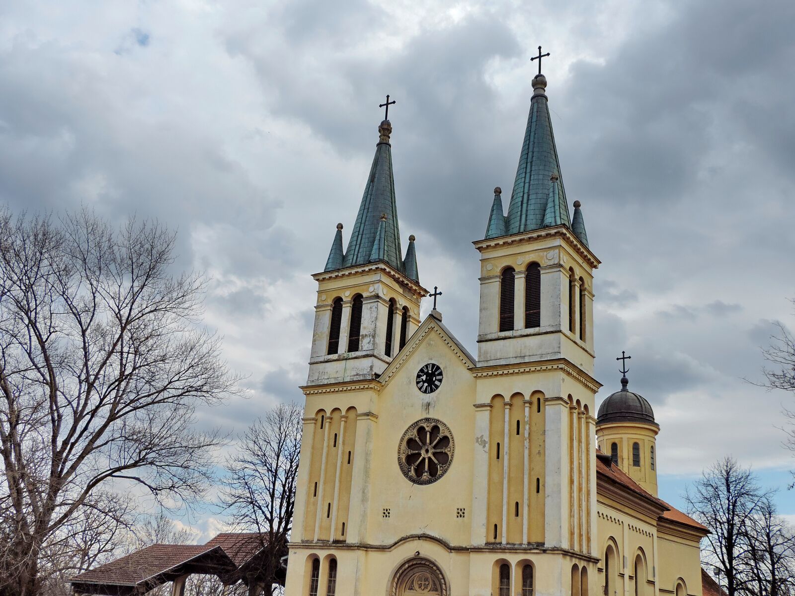 Nikon Coolpix P520 sample photo. Gothic, architecture, monastery, church photography