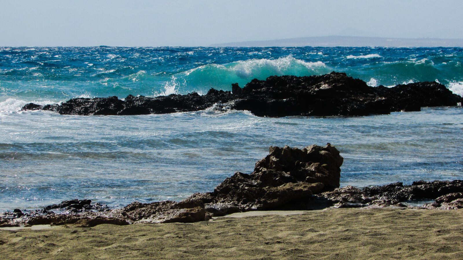 Canon PowerShot SX400 IS sample photo. Wave, smashing, rocky coast photography