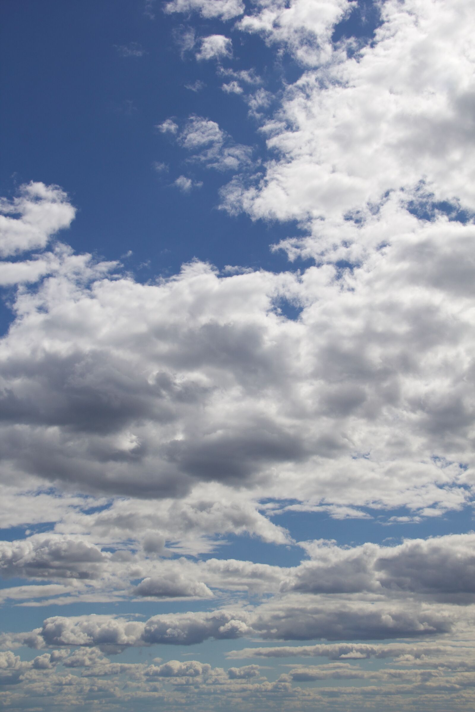 Canon EOS 60D + Canon EF-S 18-200mm F3.5-5.6 IS sample photo. Sky, clouds, weather photography