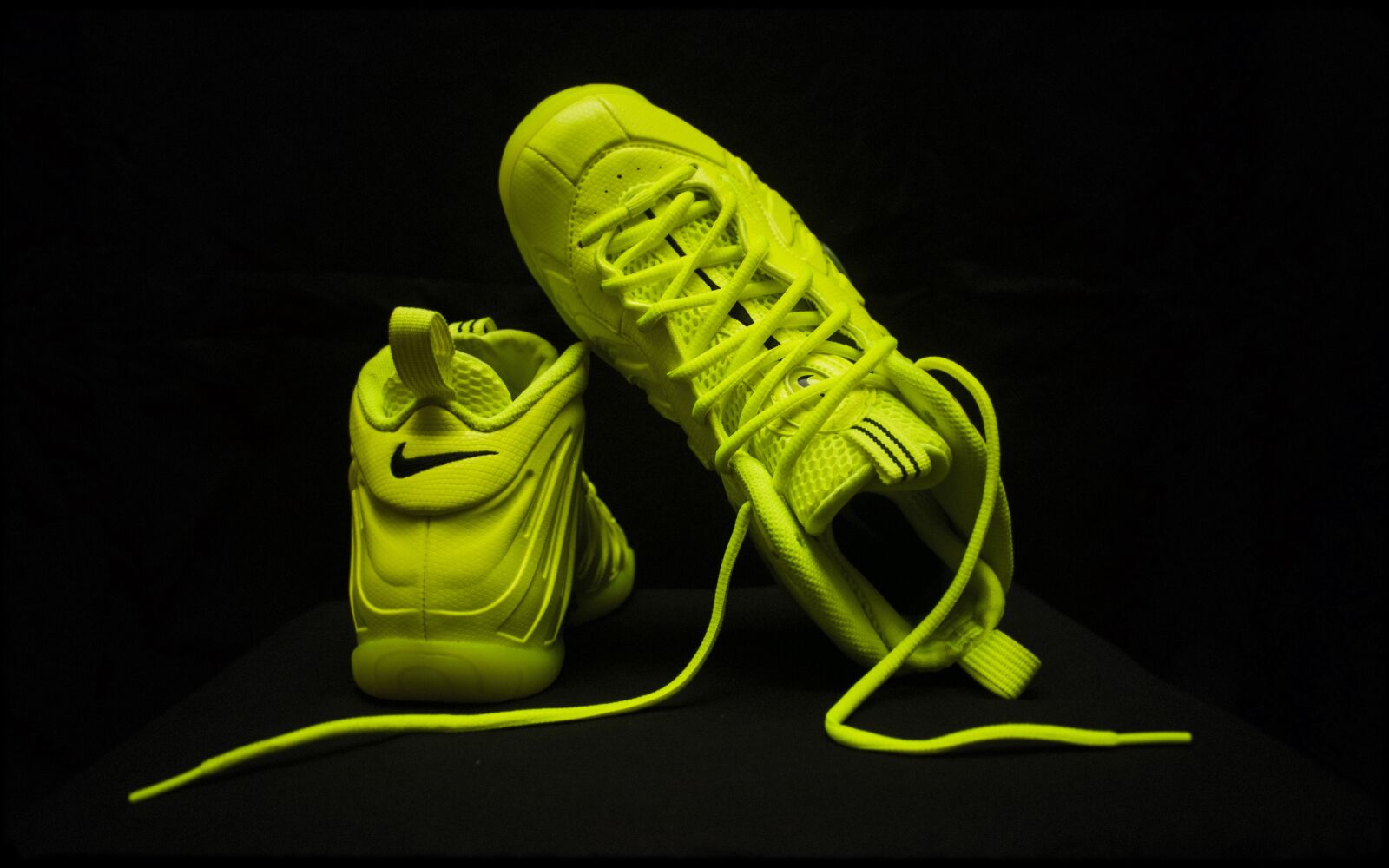 Nikon D90 sample photo. Sneakers, nike, sneakerhead photography