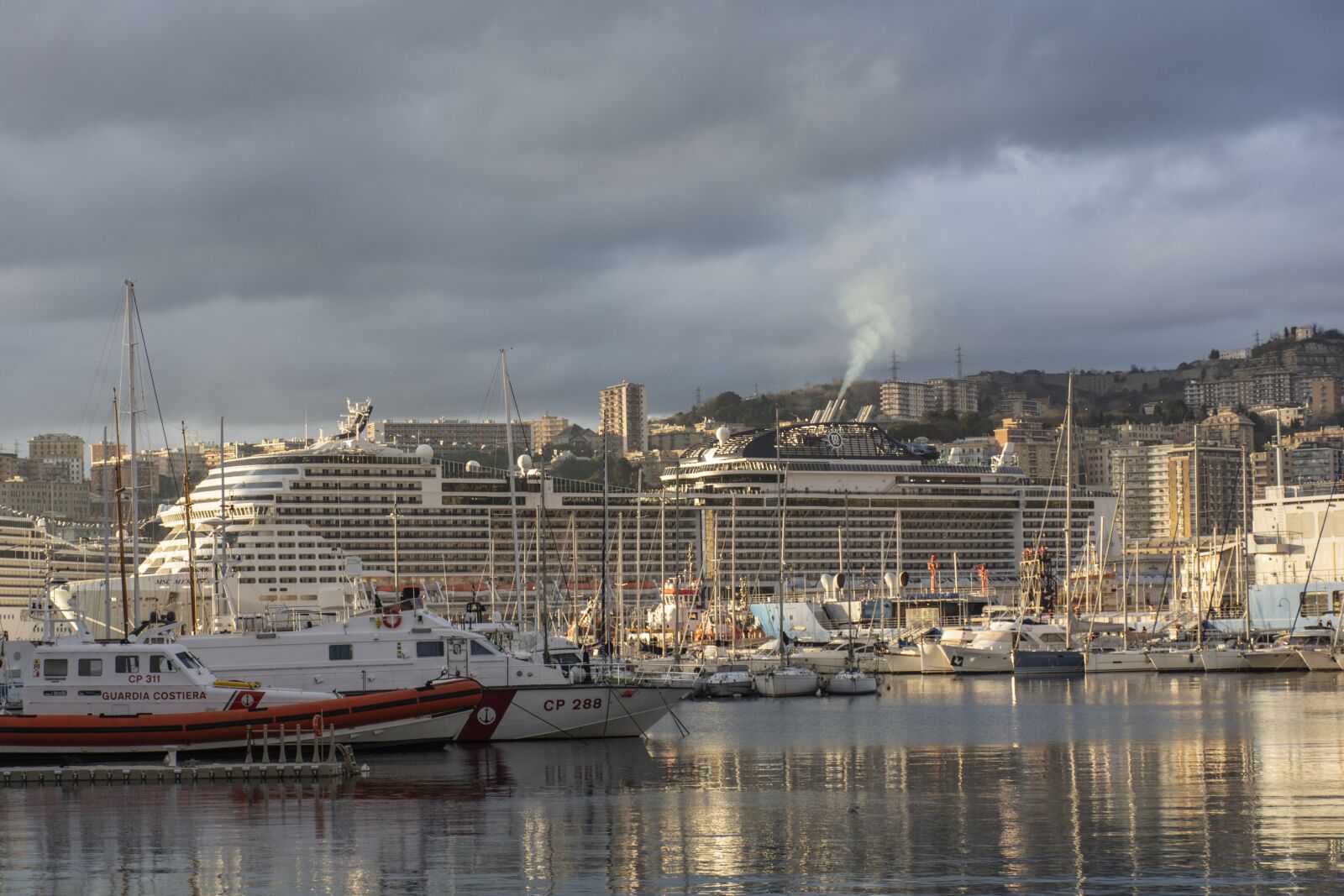 Nikon D7100 sample photo. Genoa, the old port photography