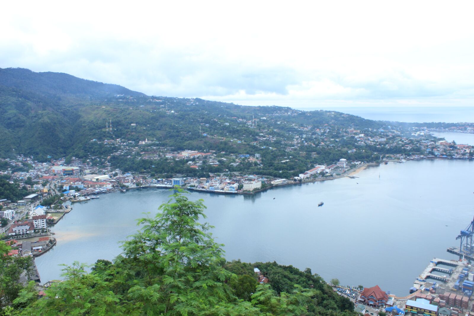 Canon EOS 600D (Rebel EOS T3i / EOS Kiss X5) sample photo. Landscape, city, cityscape photography