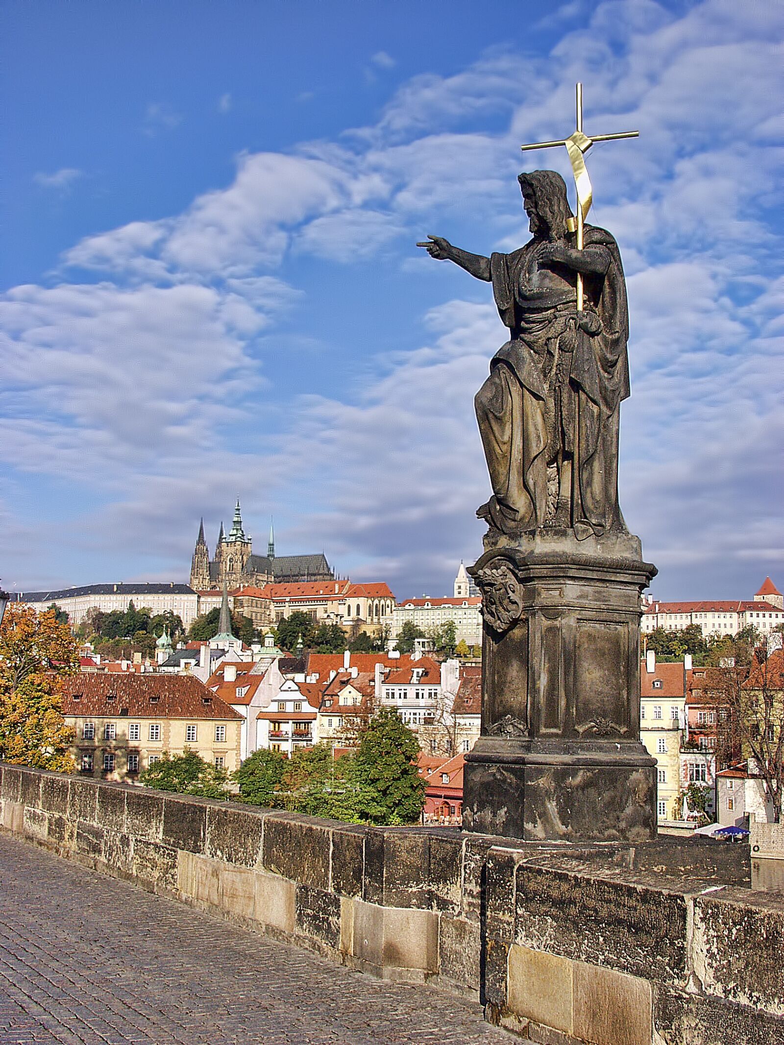 Olympus E-10 sample photo. Prague, castle, czech photography