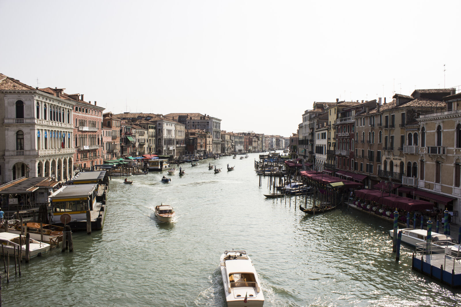 Canon EOS 600D (Rebel EOS T3i / EOS Kiss X5) sample photo. Boat, canal, channel, italy photography
