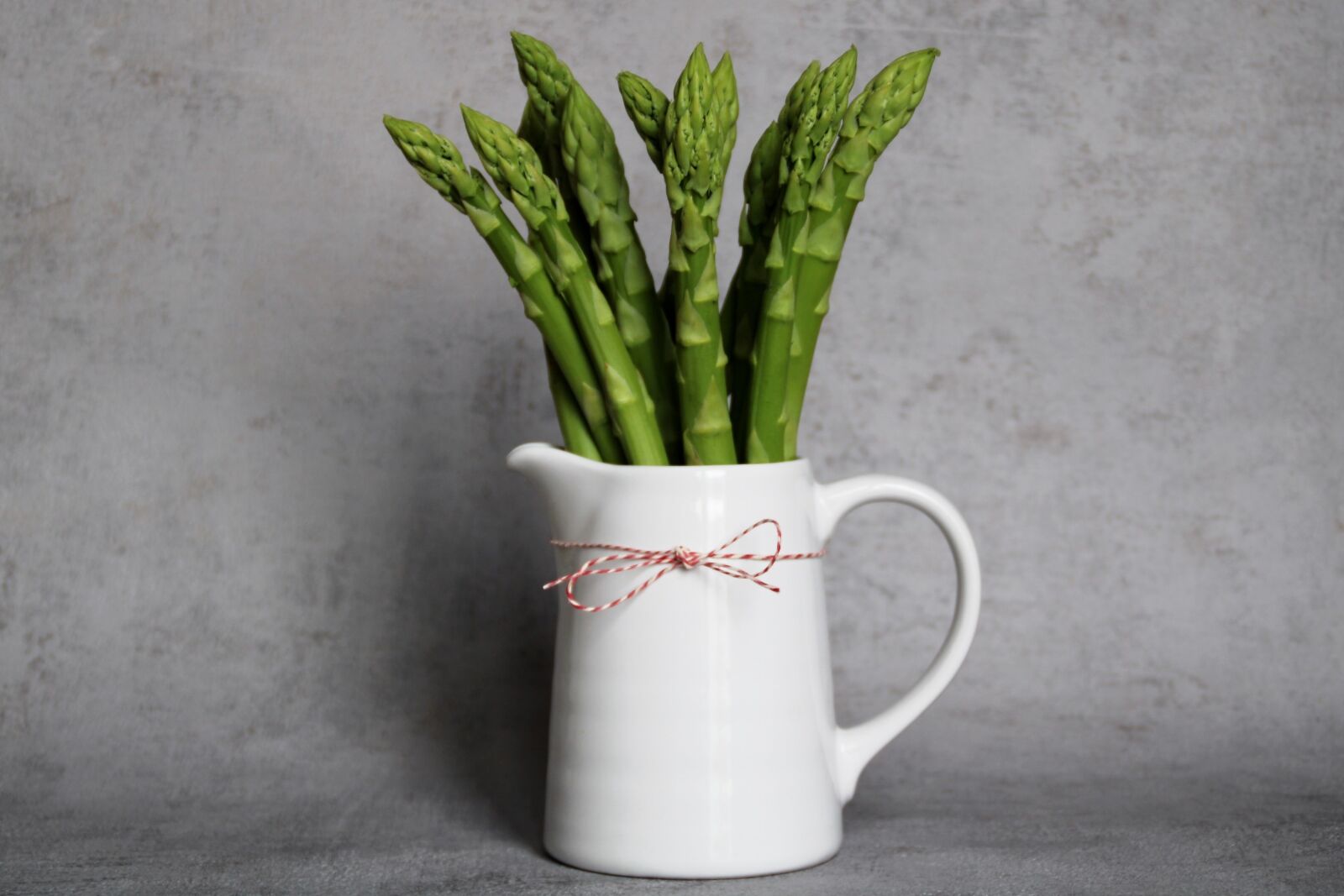 Canon EOS 2000D (EOS Rebel T7 / EOS Kiss X90 / EOS 1500D) sample photo. Asparagus, vegetables, green photography