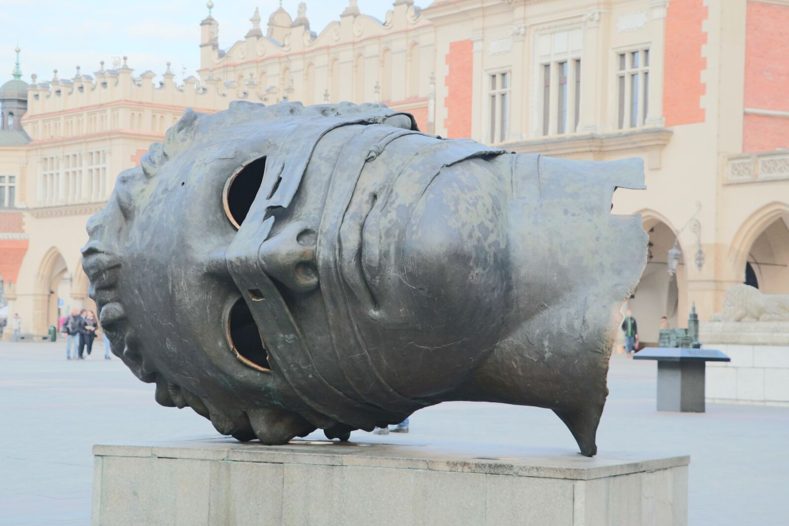 Canon EOS 77D (EOS 9000D / EOS 770D) sample photo. Poland, krakow, architecture photography