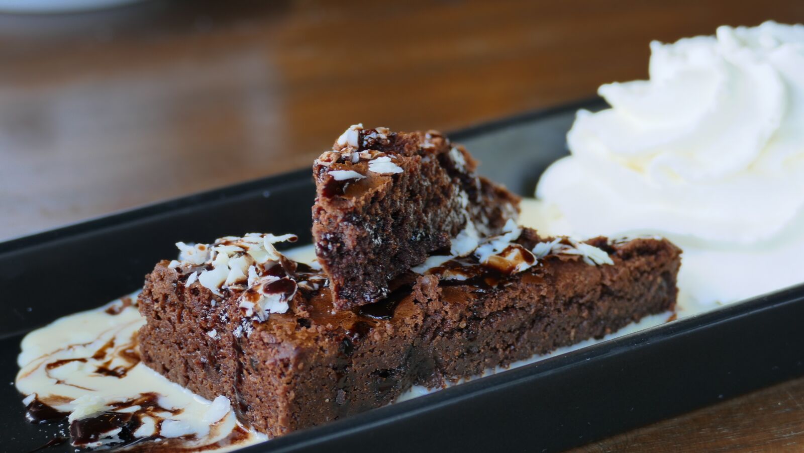 Leica V-Lux (Typ 114) sample photo. Ice cream, dessert, brownie photography