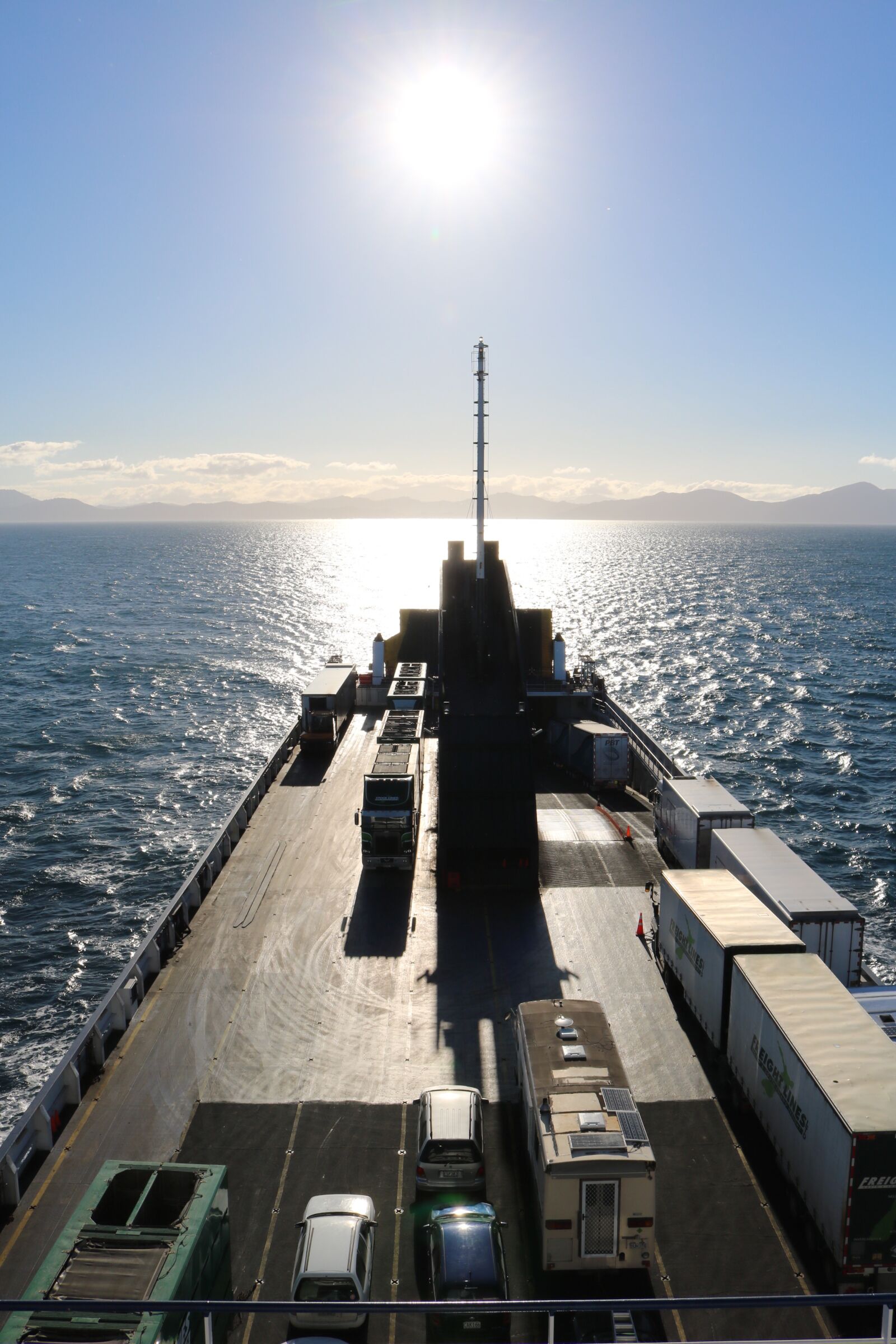 Canon EOS 750D (EOS Rebel T6i / EOS Kiss X8i) sample photo. Ferry, boat, cargo photography