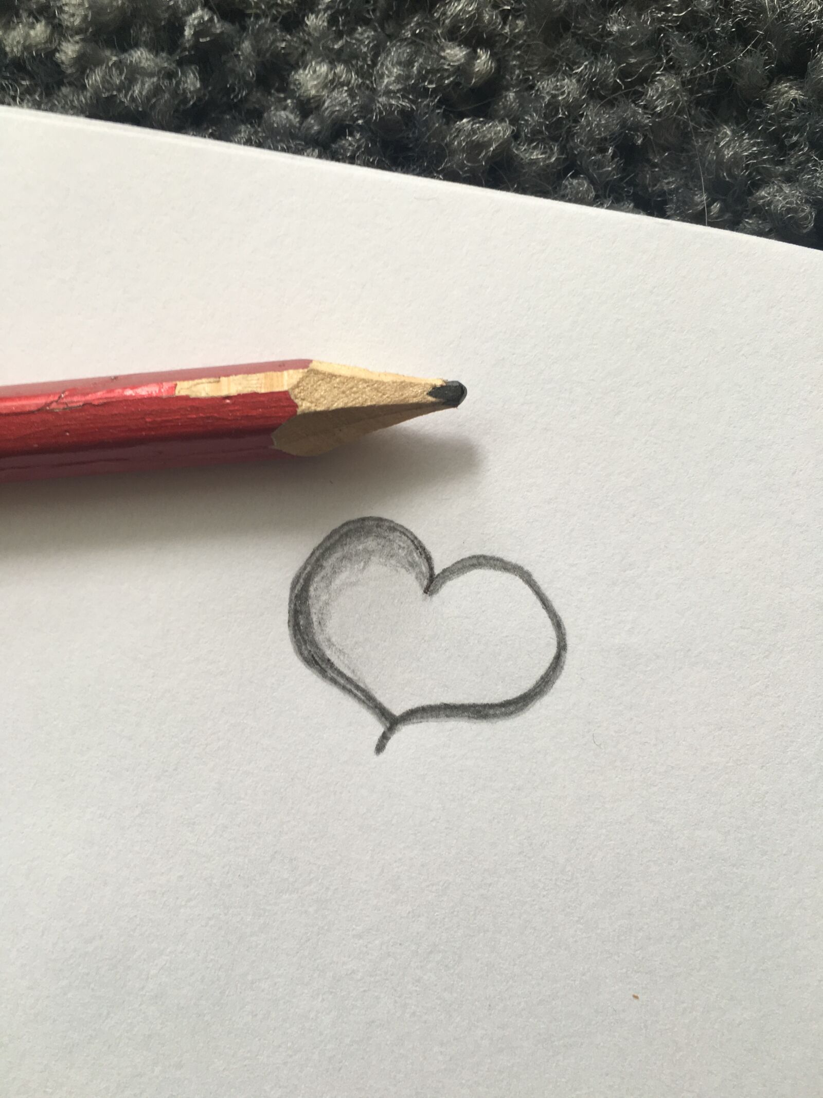 Apple iPhone 6s Plus sample photo. Heart, to draw, drawing photography