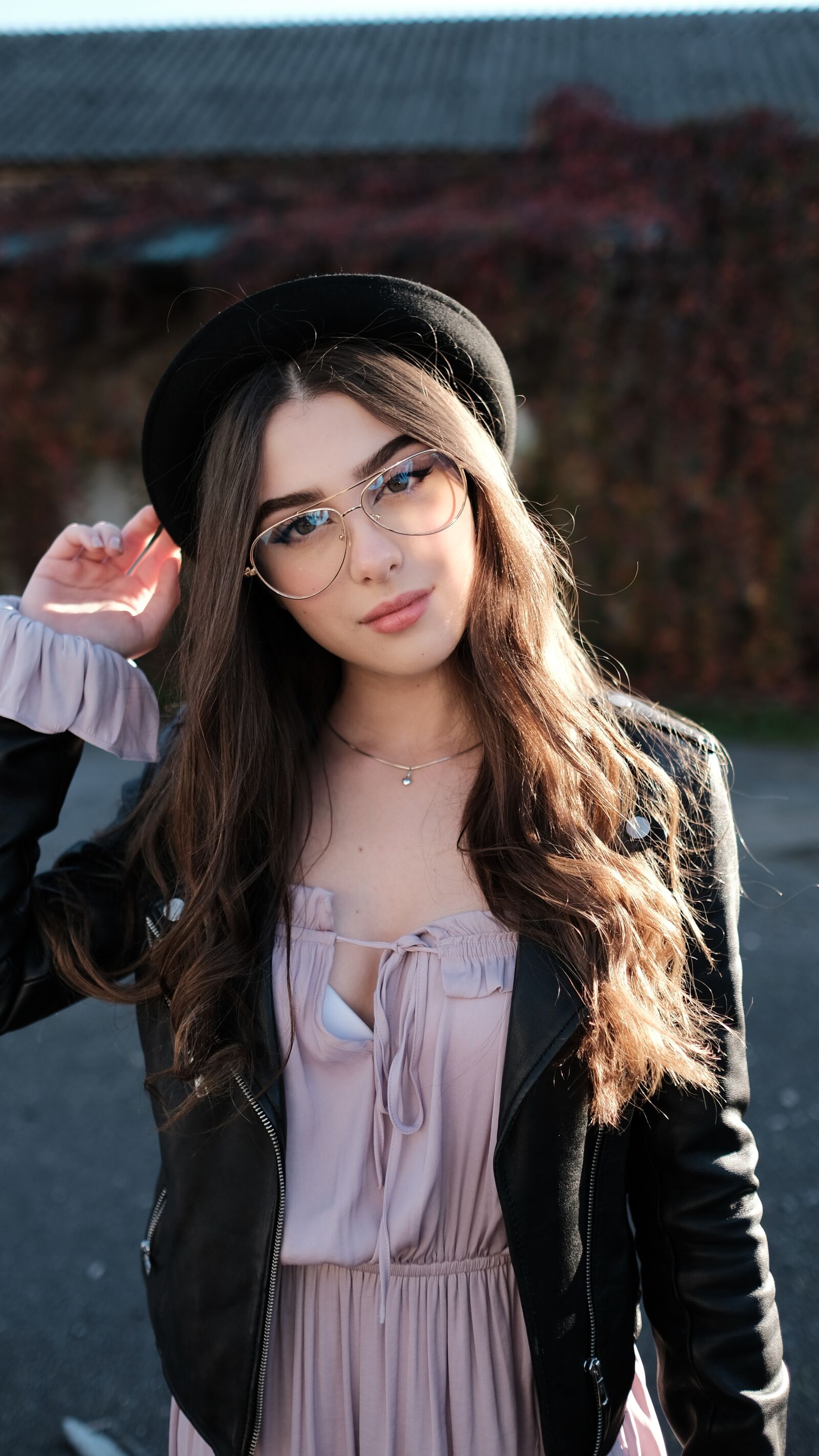 Fujifilm X-T20 + Fujifilm XF 23mm F1.4 R sample photo. Girl, glasses, hat photography