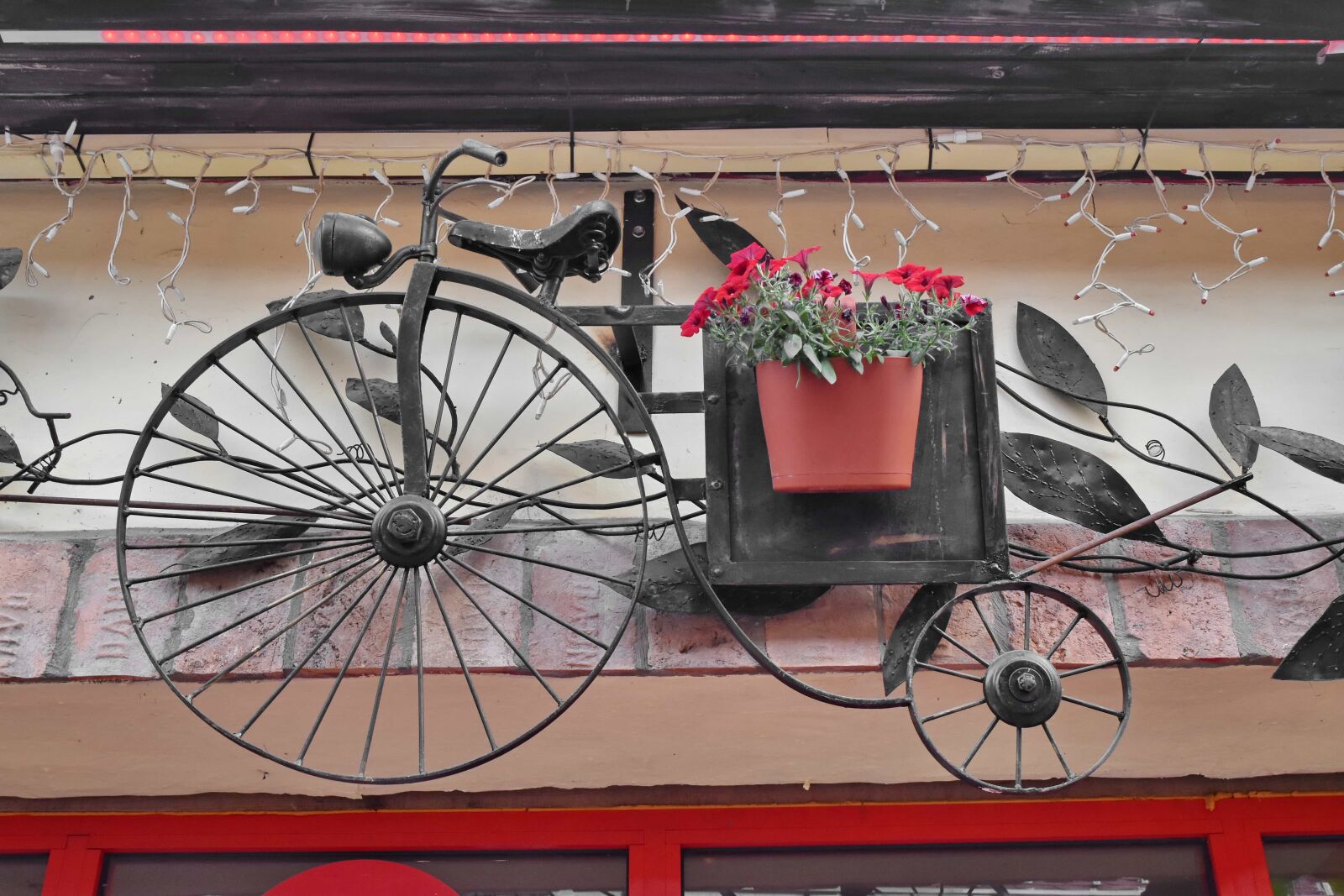 Nikon D5500 sample photo. Facade, still life, wheel photography