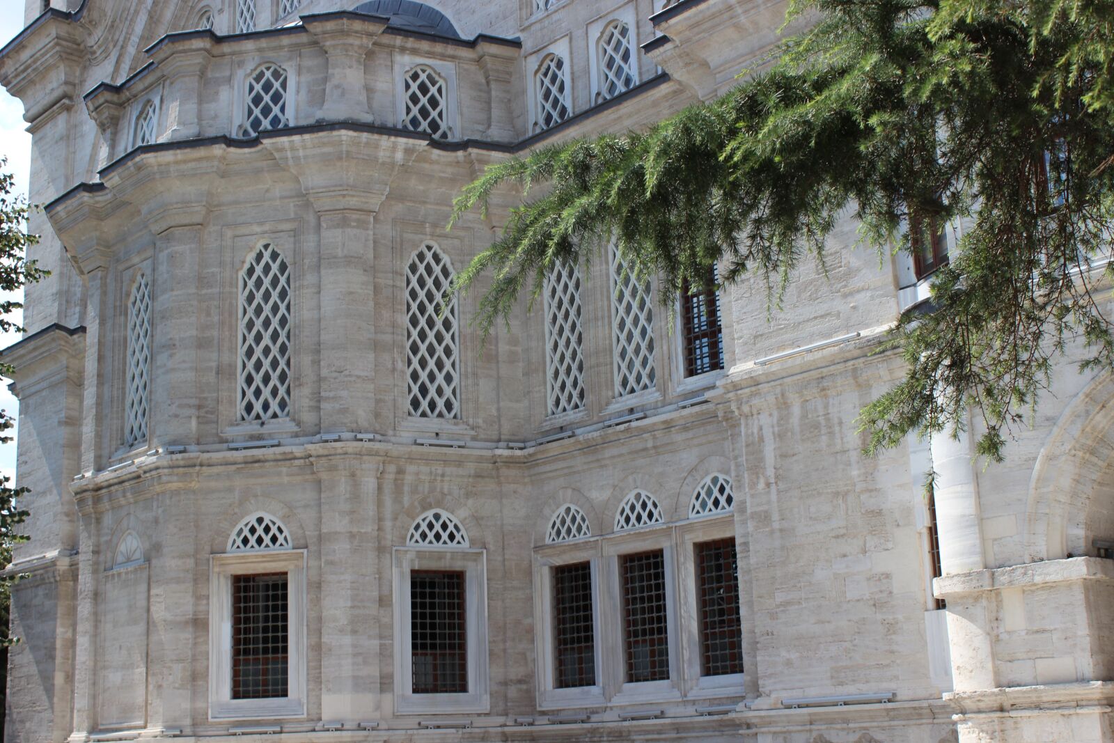 Canon EOS 600D (Rebel EOS T3i / EOS Kiss X5) sample photo. Cami, istanbul, turkey photography