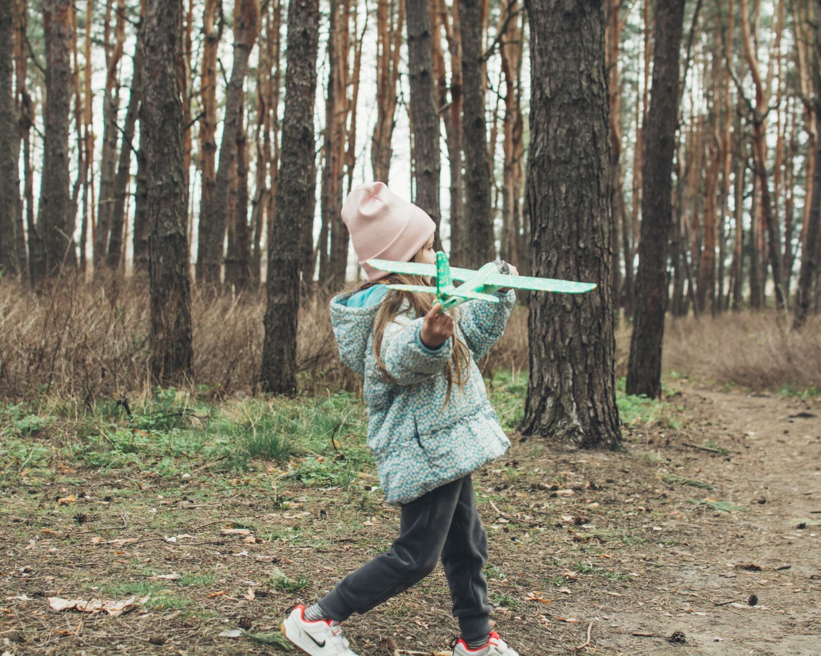 Nikon D5200 sample photo. Stroll, plane, child photography
