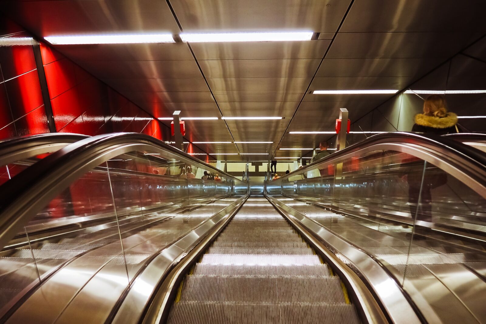 Olympus OM-D E-M10 sample photo. Escalator, metro, stairs photography