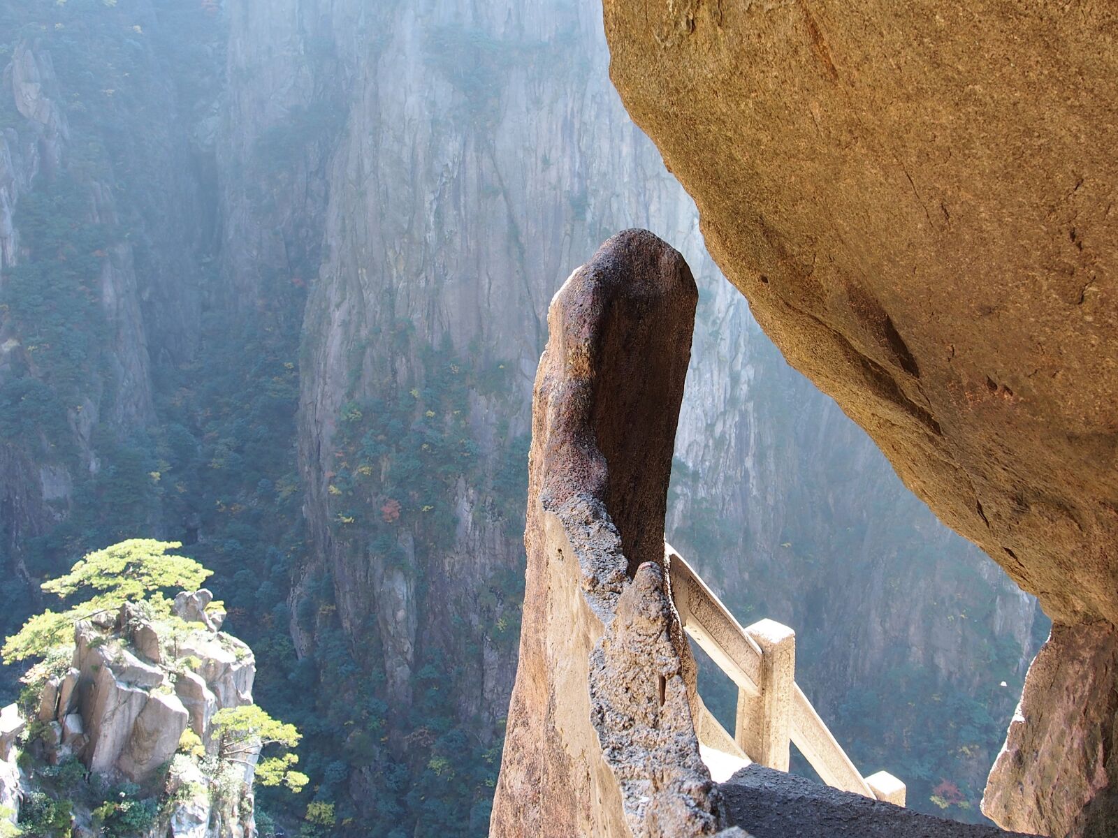 Olympus OM-D E-M5 sample photo. Yellow mountain in china photography