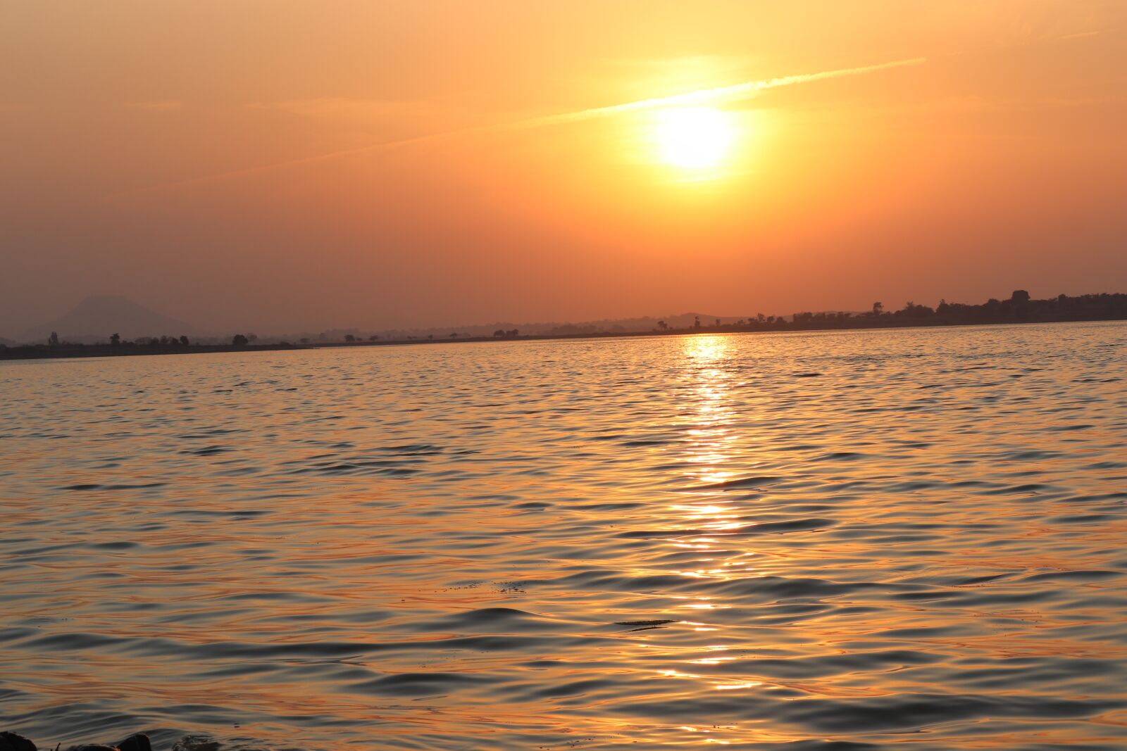 Canon EOS 800D (EOS Rebel T7i / EOS Kiss X9i) sample photo. Nature, sunset, water photography