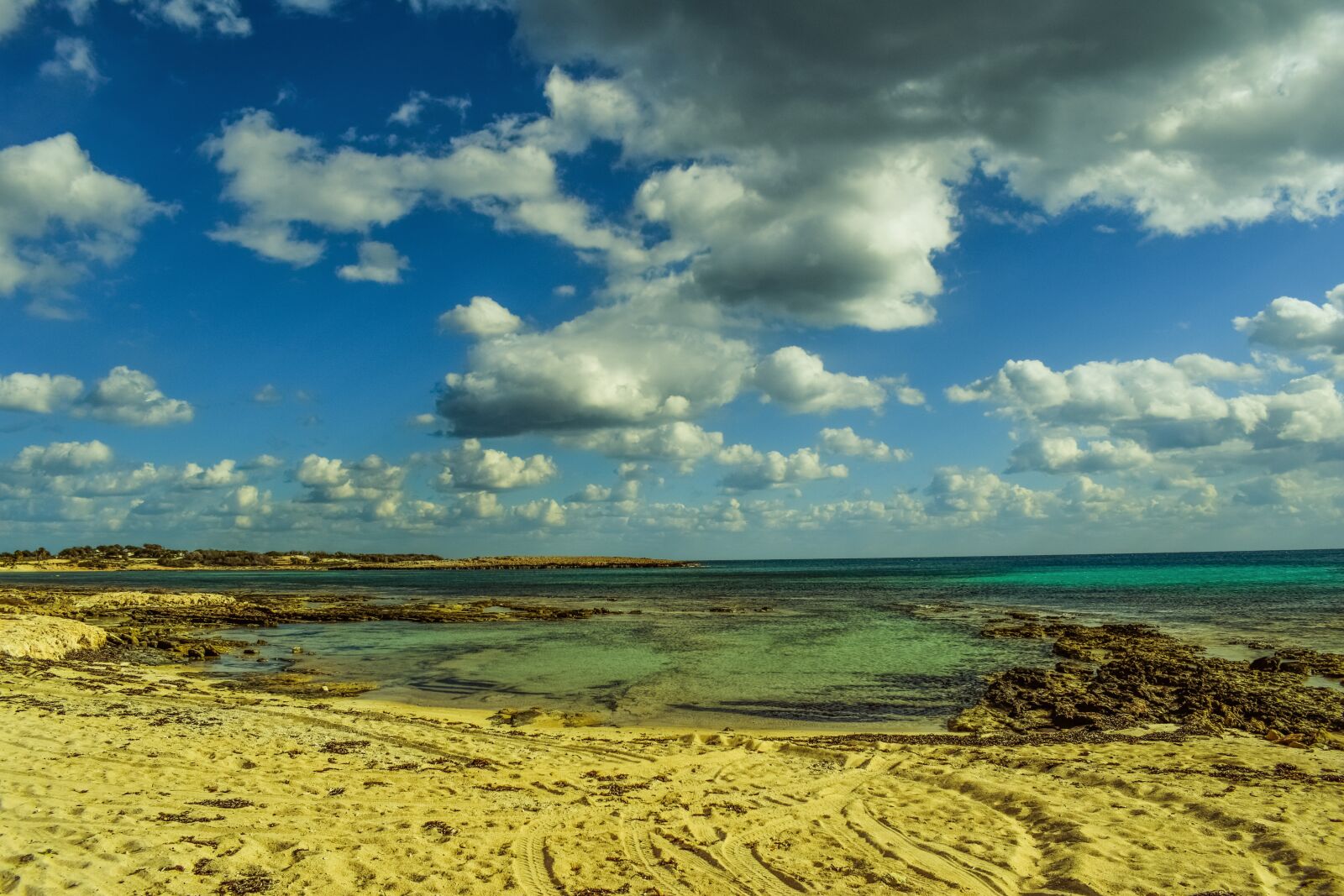 Nikon D3300 sample photo. Beach, empty, sea photography