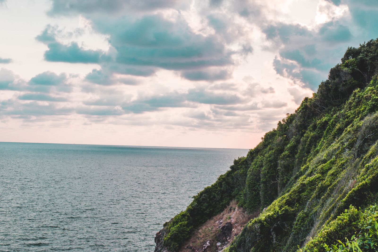 Nikon D5500 sample photo. Sea, mountains, sky photography