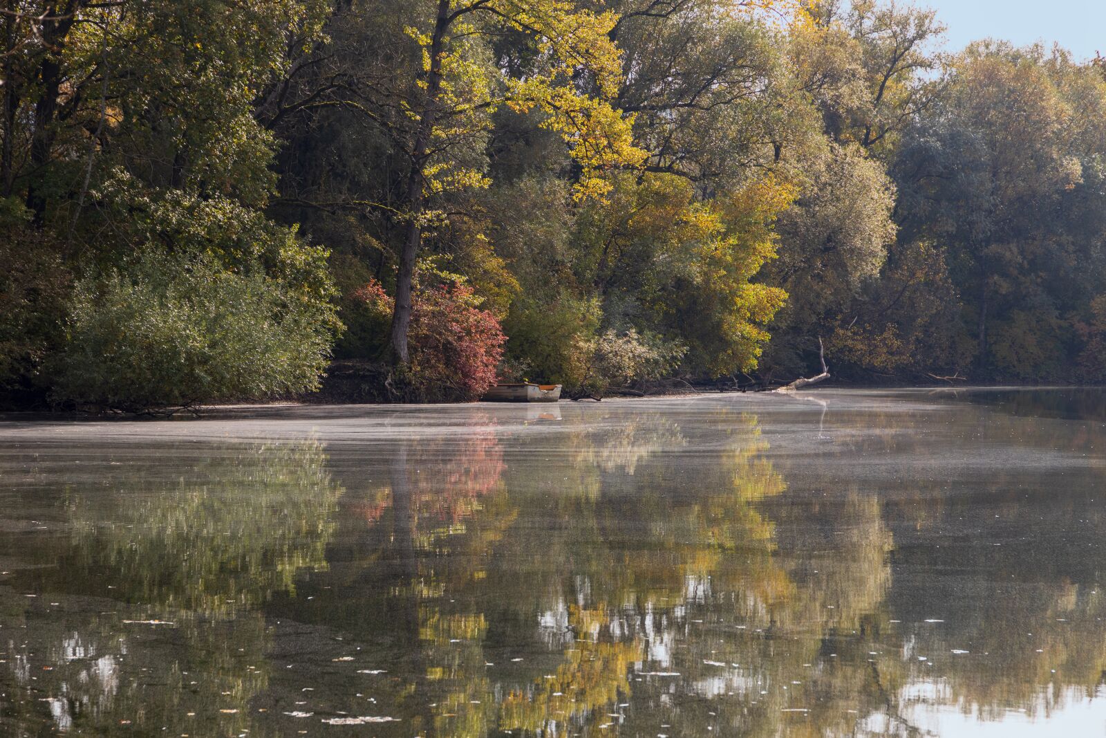 Canon EOS R sample photo. Autumn, lake, mirroring photography