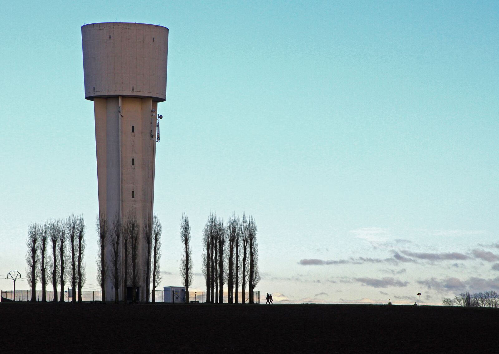 Canon EOS 500D (EOS Rebel T1i / EOS Kiss X3) sample photo. Water tower, evening, solitude photography