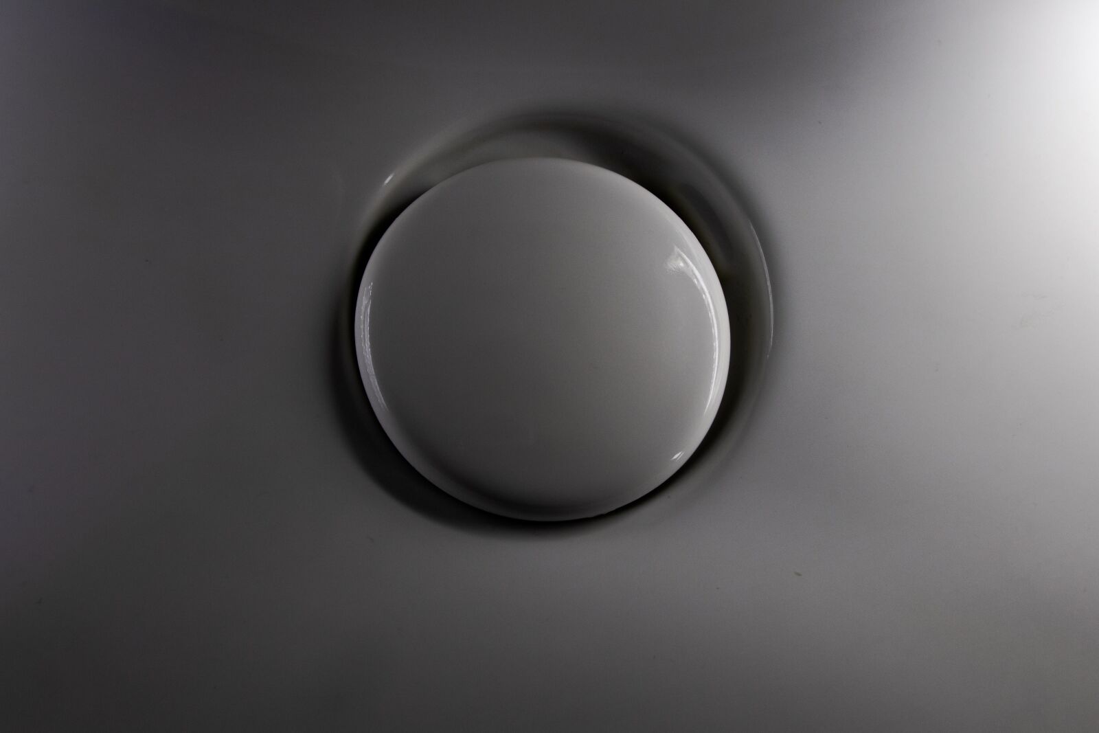 Canon EF-S 18-135mm F3.5-5.6 IS USM sample photo. White, background, abstract background photography