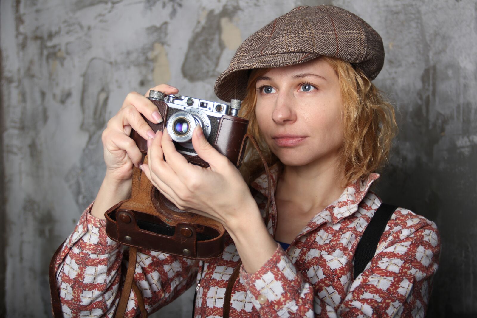Canon EOS 600D (Rebel EOS T3i / EOS Kiss X5) sample photo. Retro, photographer, camera photography