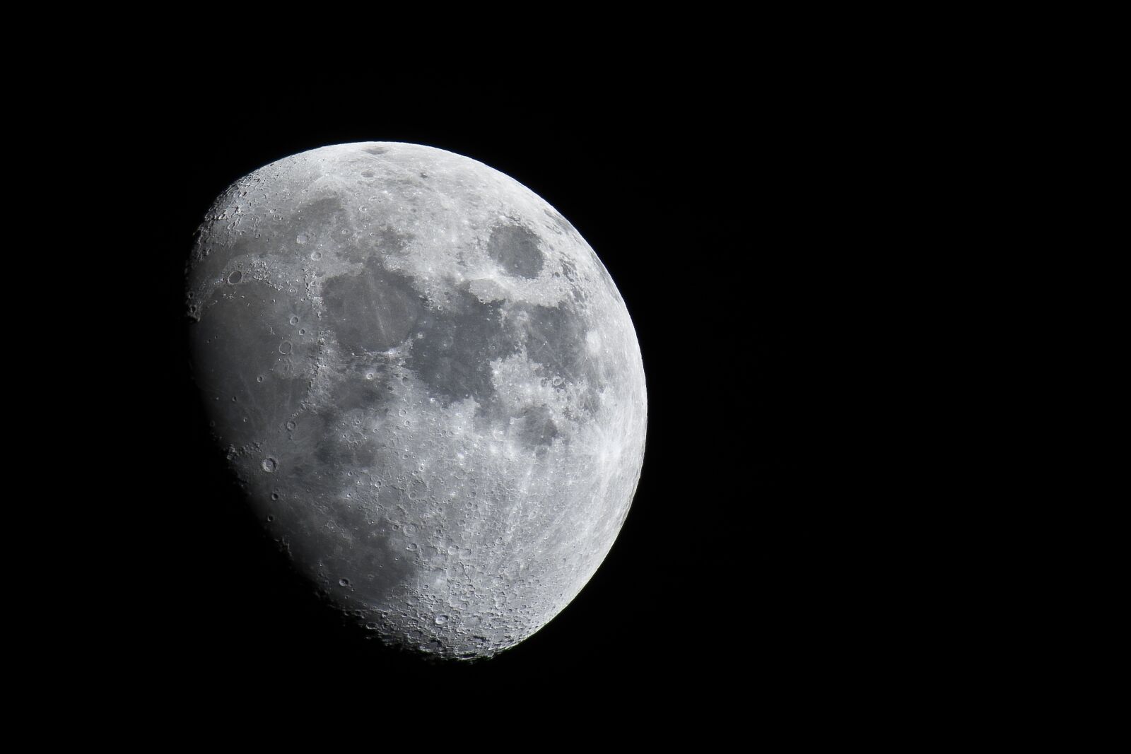 Nikon D7100 sample photo. Moon, telephoto lens, crater photography