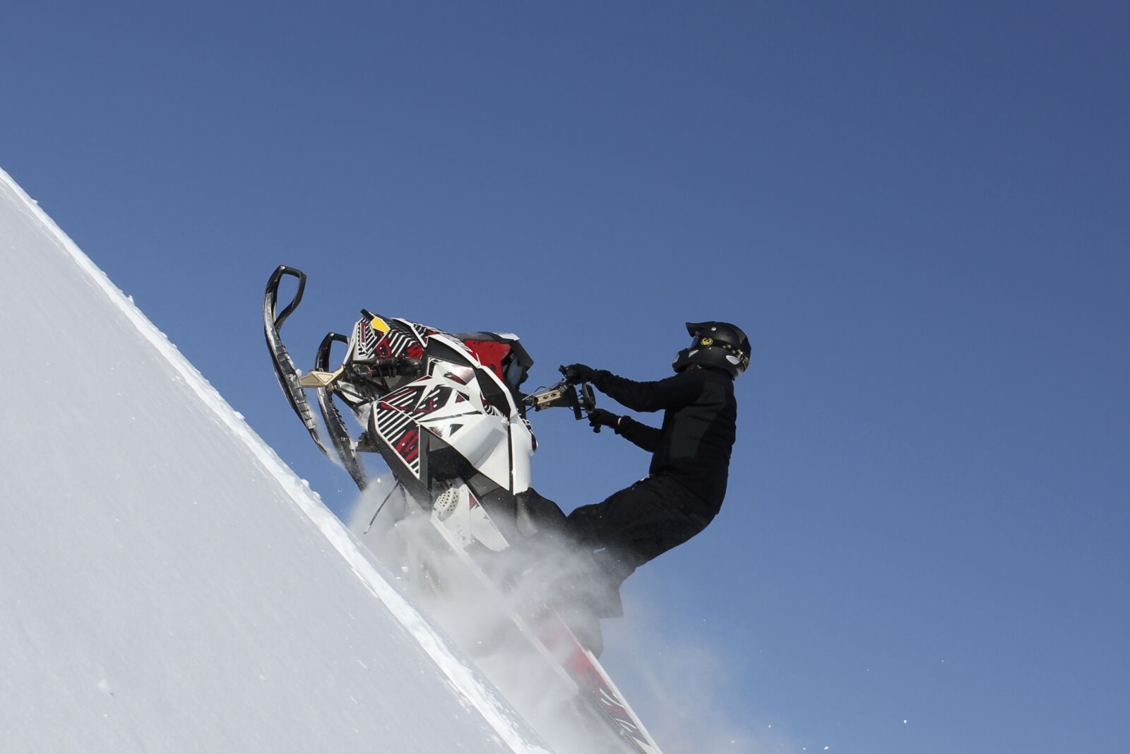 Canon EOS 550D (EOS Rebel T2i / EOS Kiss X4) sample photo. Scooter, snowmobile, blue photography