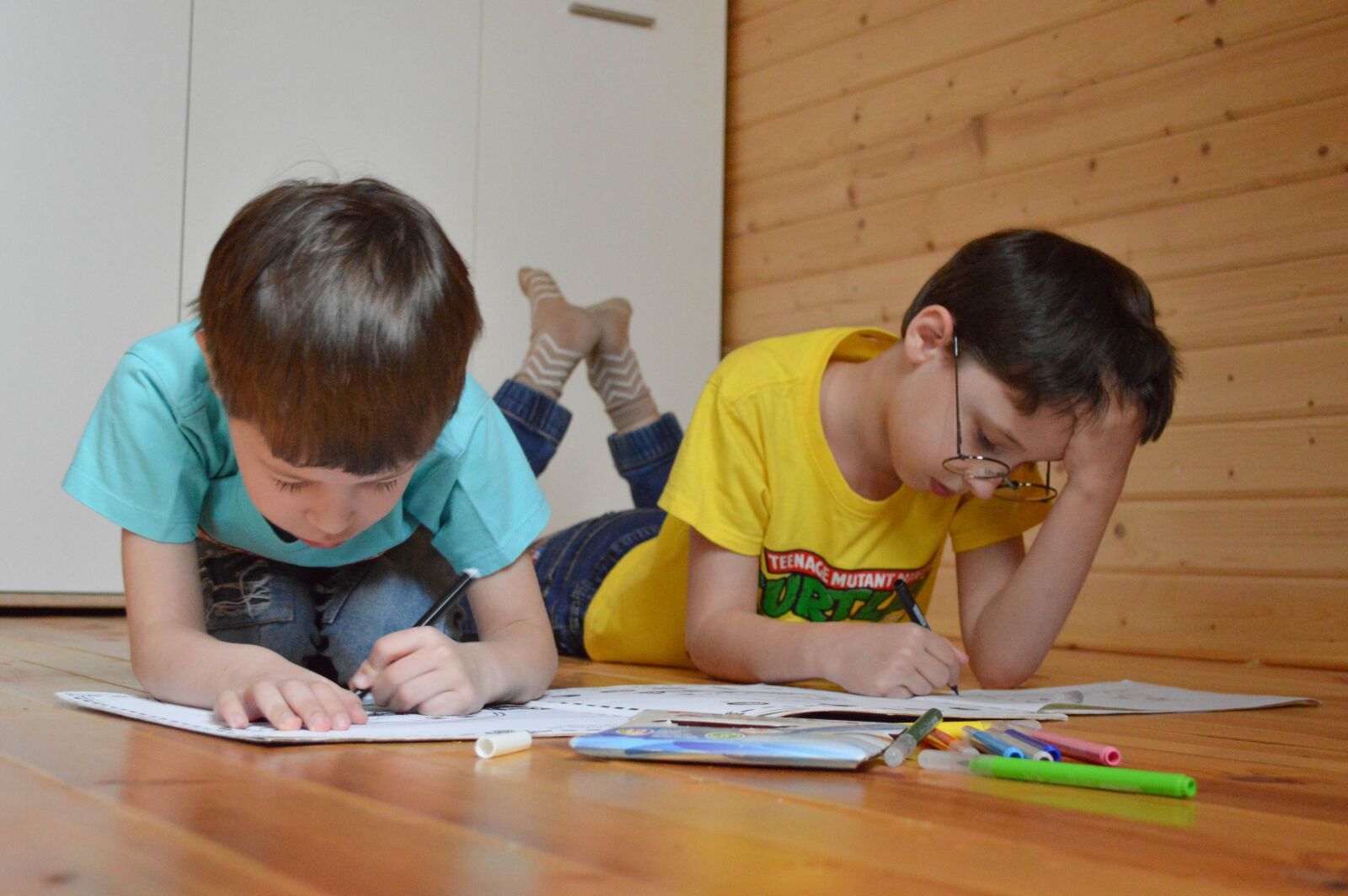 Nikon D3200 sample photo. Coloring, draw, felt tip photography