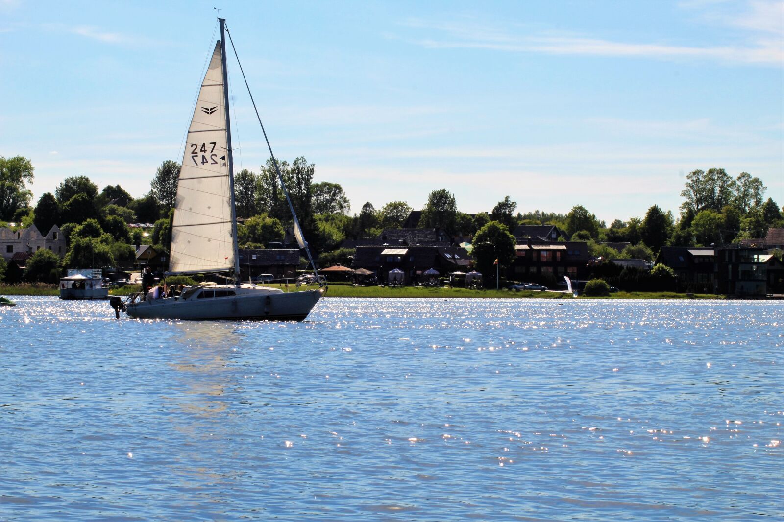 Canon EOS 1300D (EOS Rebel T6 / EOS Kiss X80) sample photo. Ship, boat, water photography