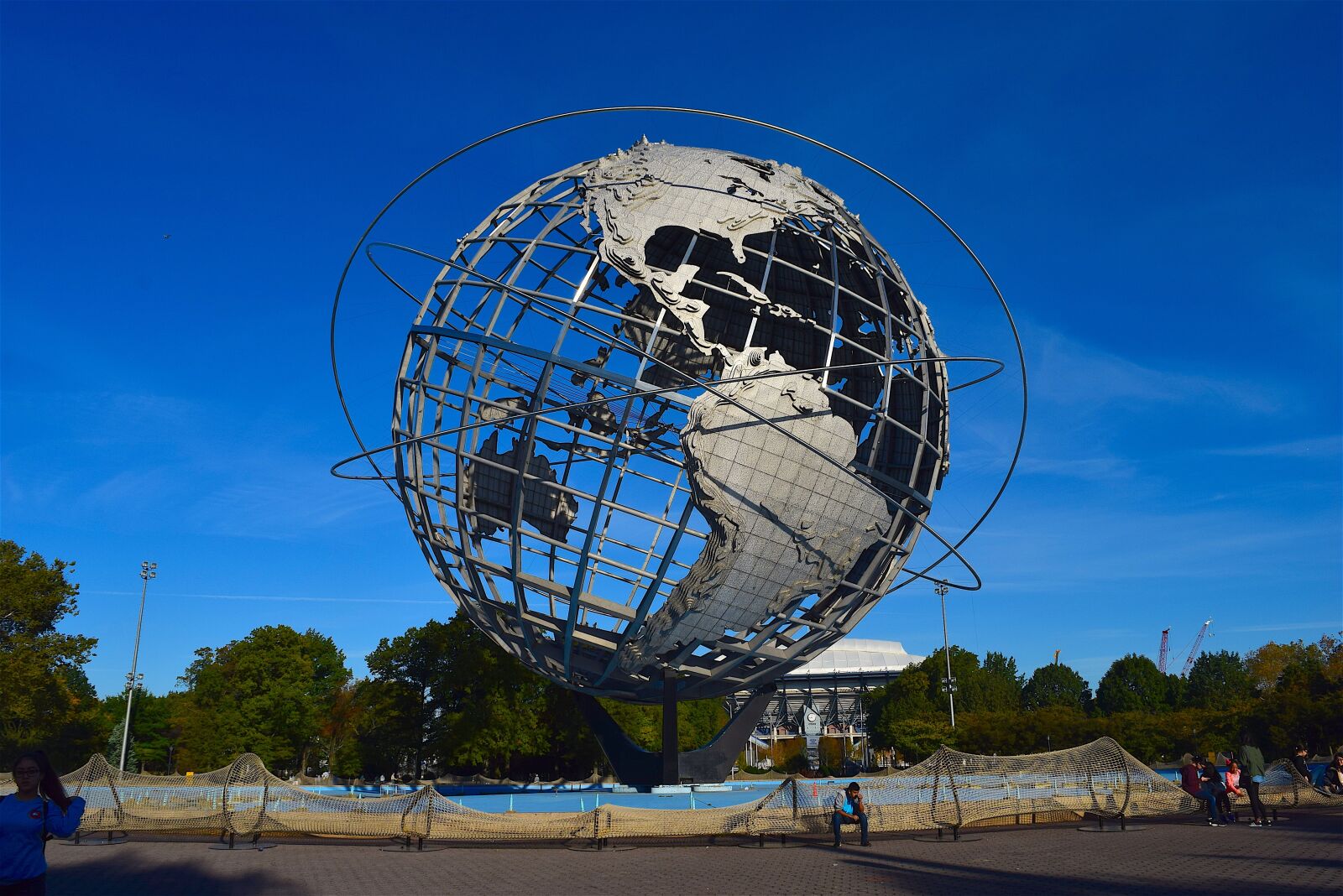 Nikon D3300 sample photo. Globe, sculpture, park photography