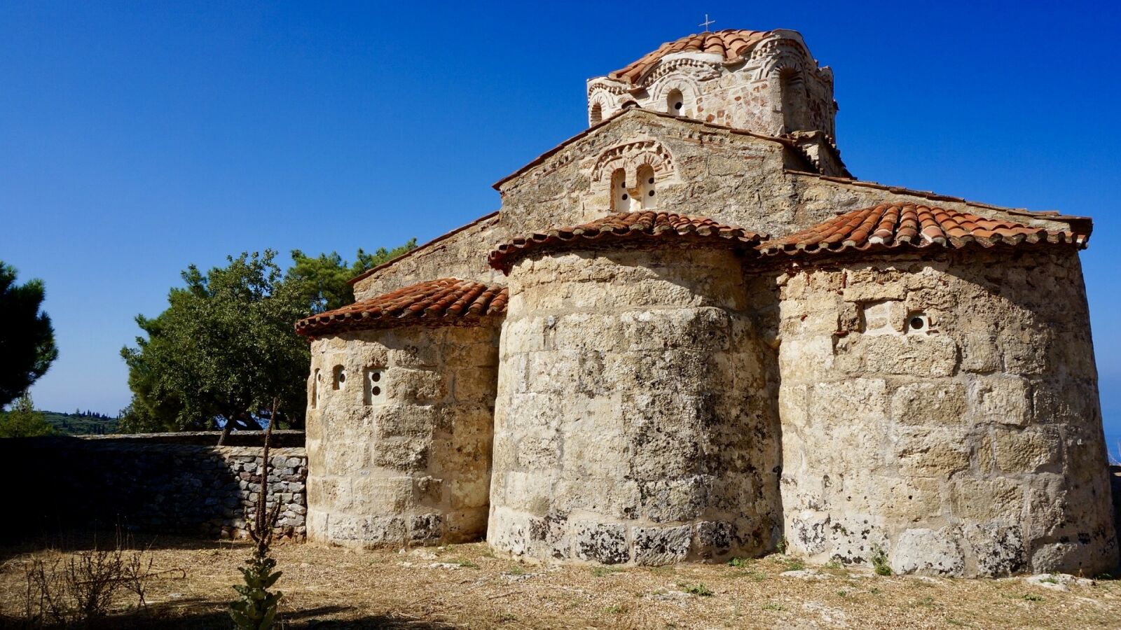 Sony Alpha NEX-5T sample photo. Byzantine, church, old photography