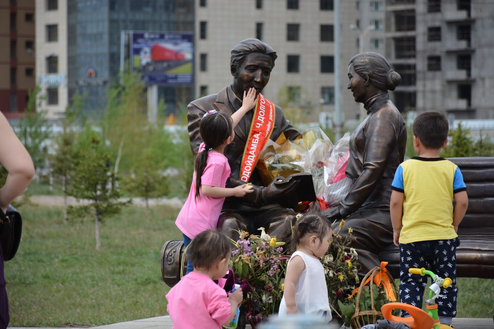 Nikon D7100 sample photo. Kids, monument, culture photography