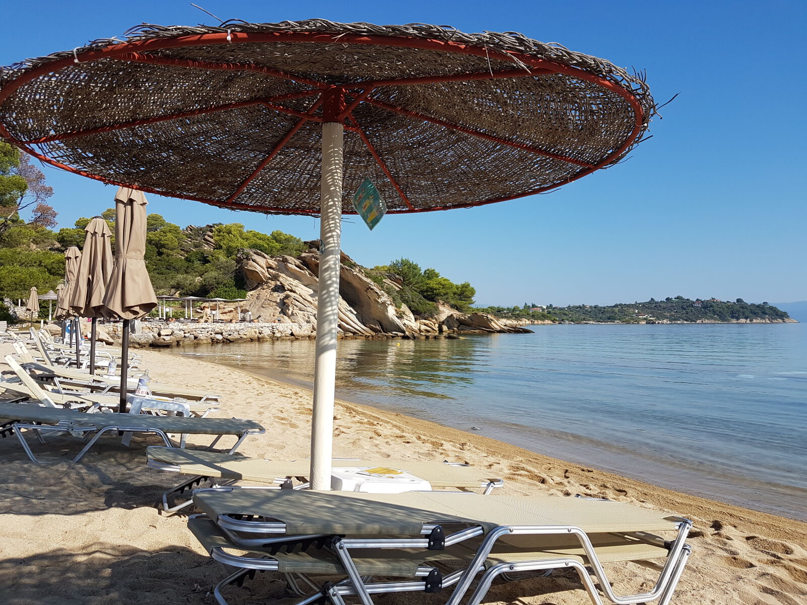 Samsung Galaxy S7 sample photo. Calm, sand, sea, sunbed photography