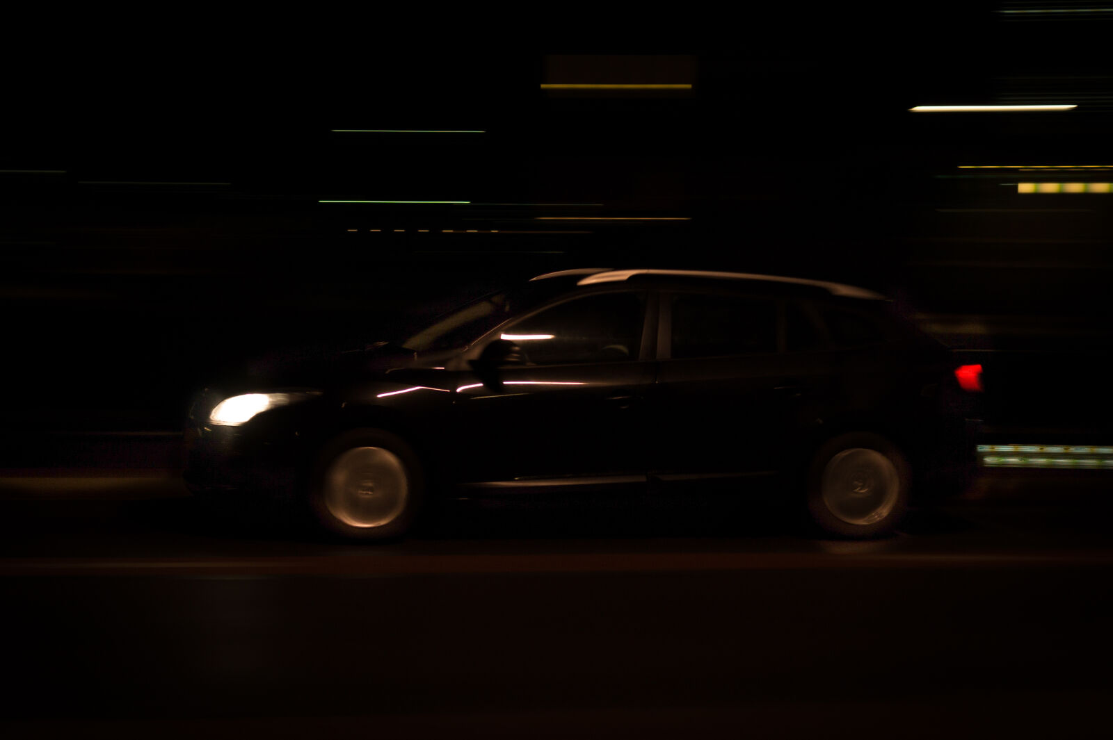 Sony SLT-A58 + Sony DT 35mm F1.8 SAM sample photo. Car, lights, driving, movement photography